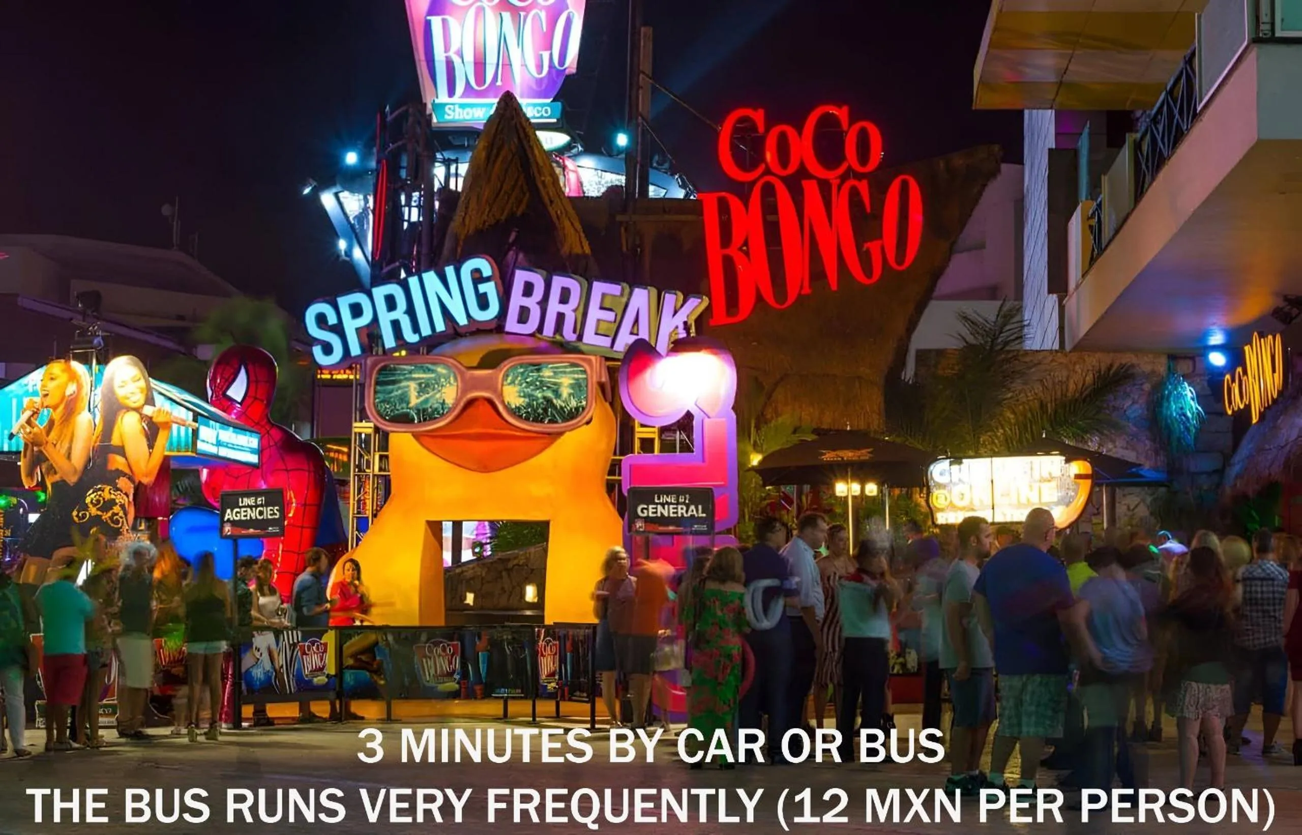 Evening entertainment in La Villa du Golf à Cancun Hotel Boutique