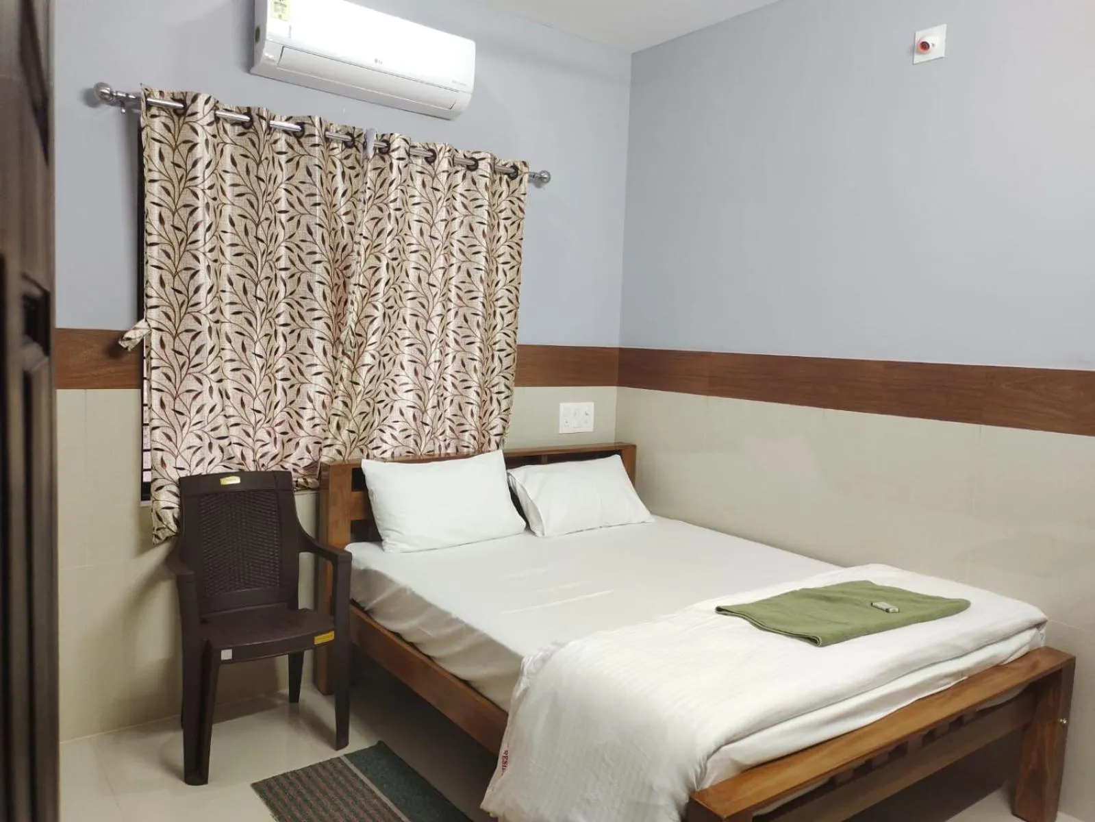 Bed in Janardan Residency