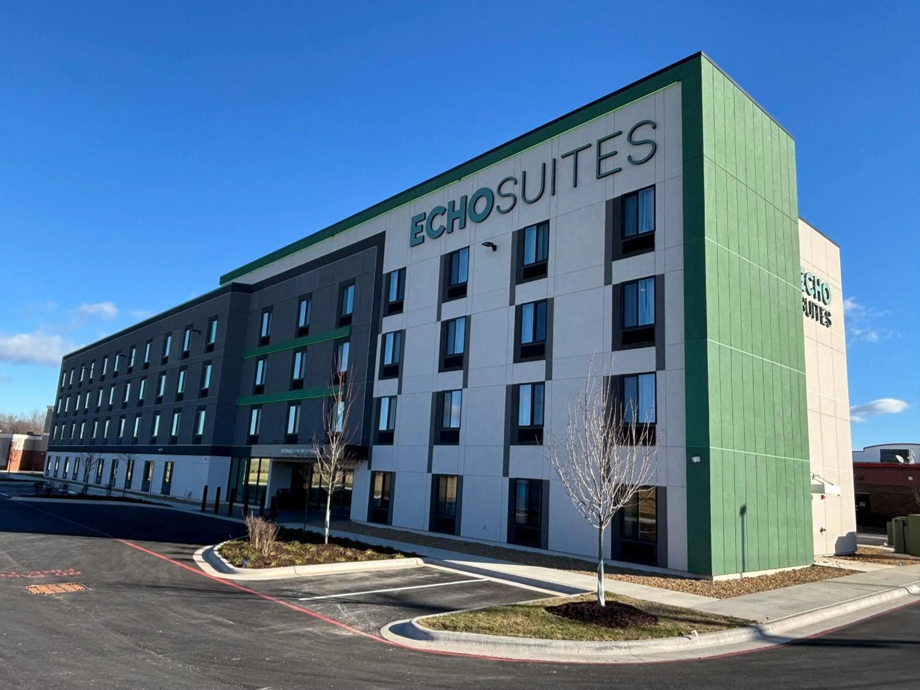 Property building in ECHO Suites Extended Stay by Wyndham Springfield Airport PLZ