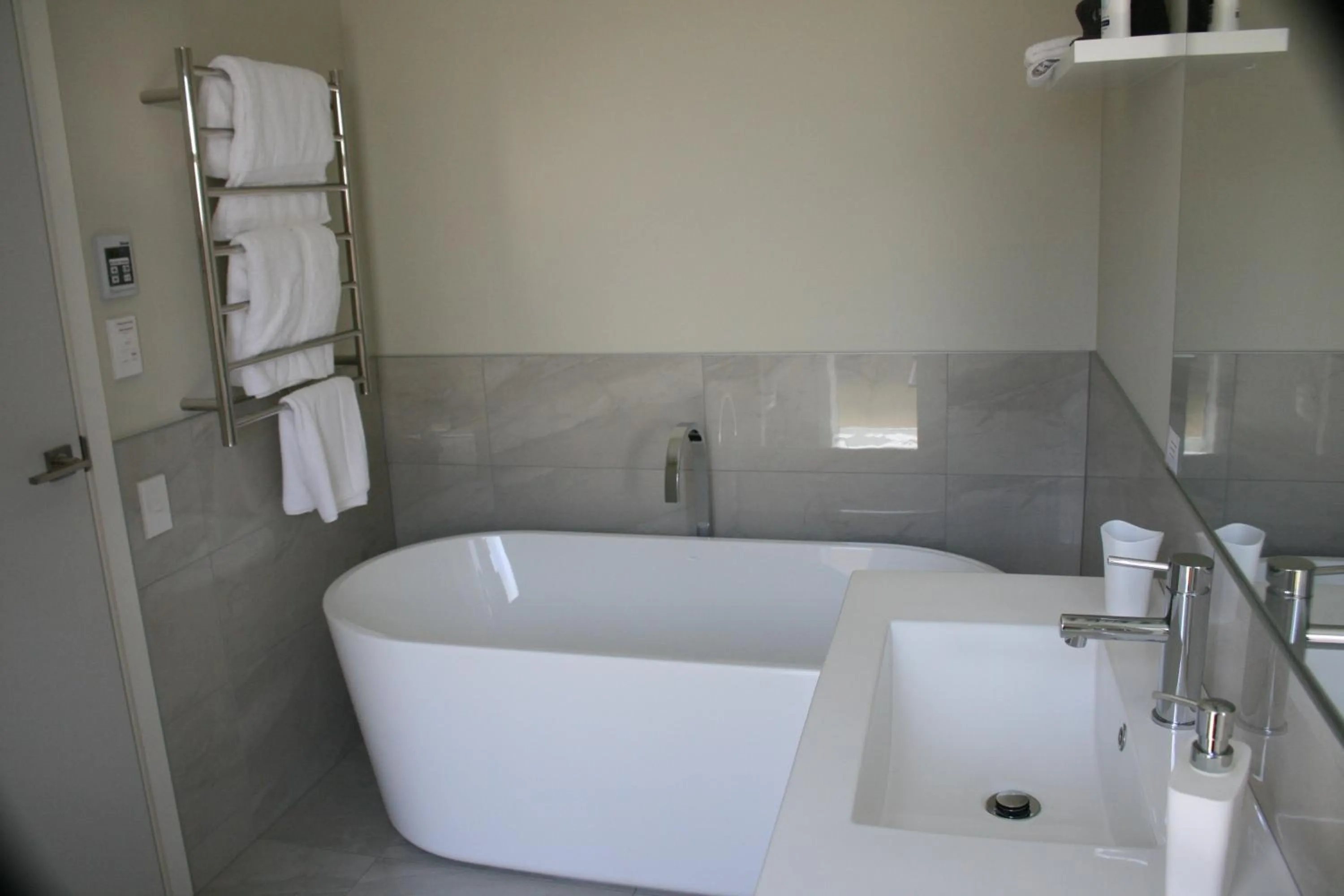 Bath in Grosvenor House B&B