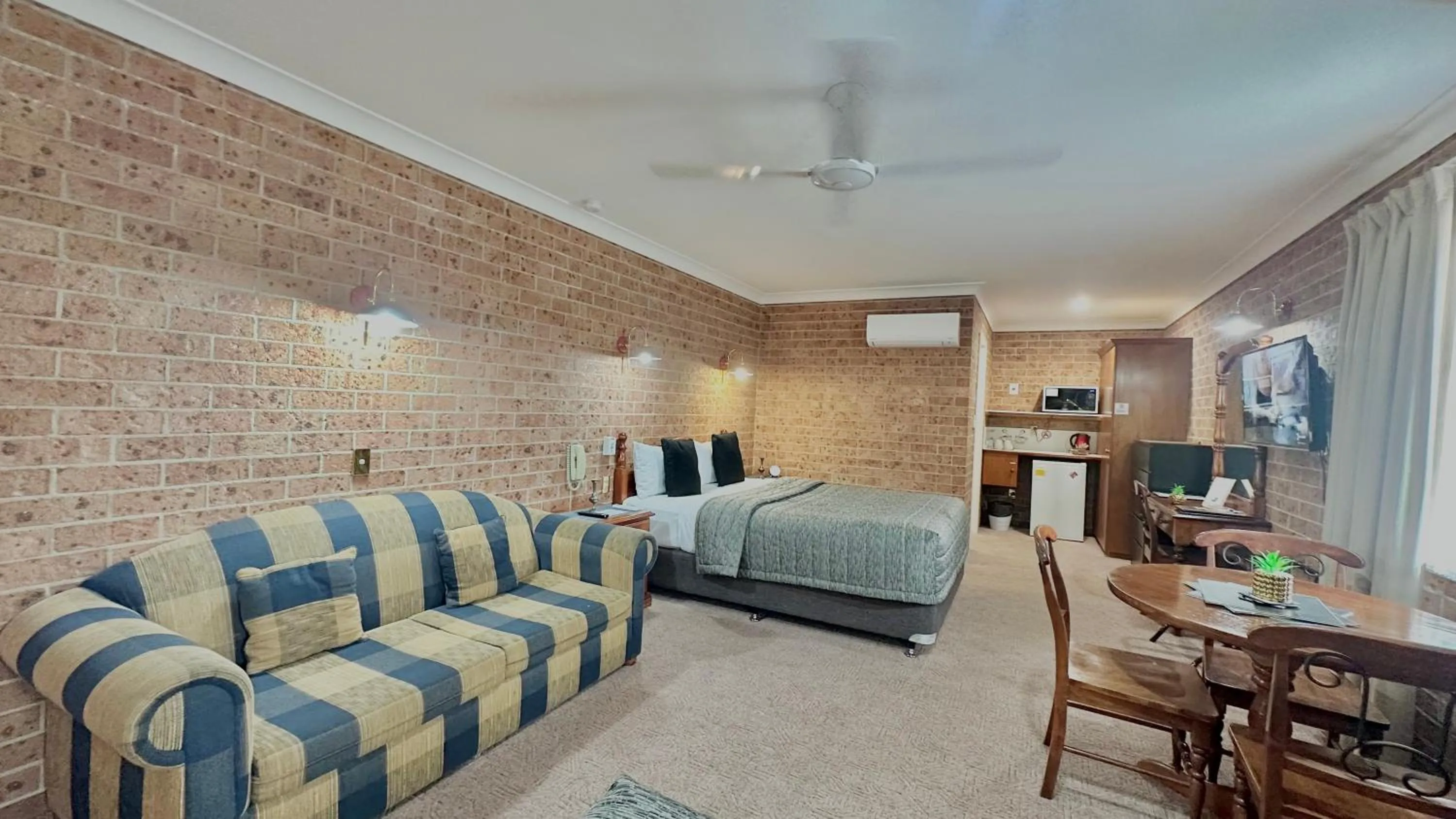 Golden Grain Motor Inn