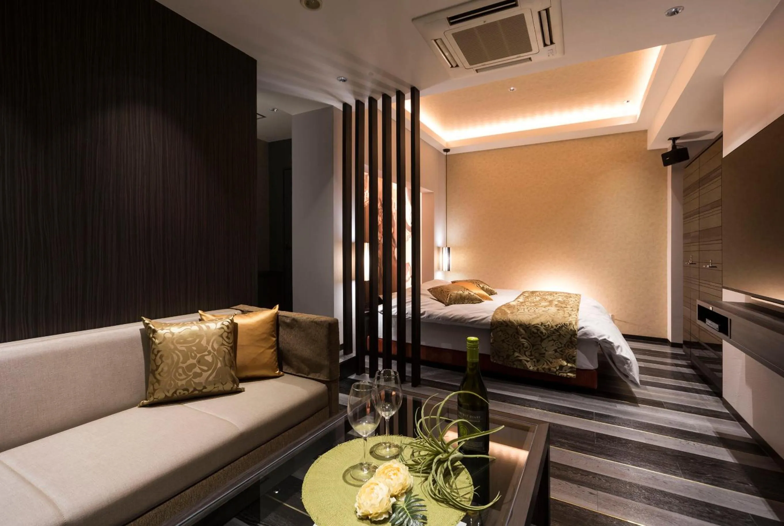 Bed in HOTEL FINE - INTO THE PREMlUM -