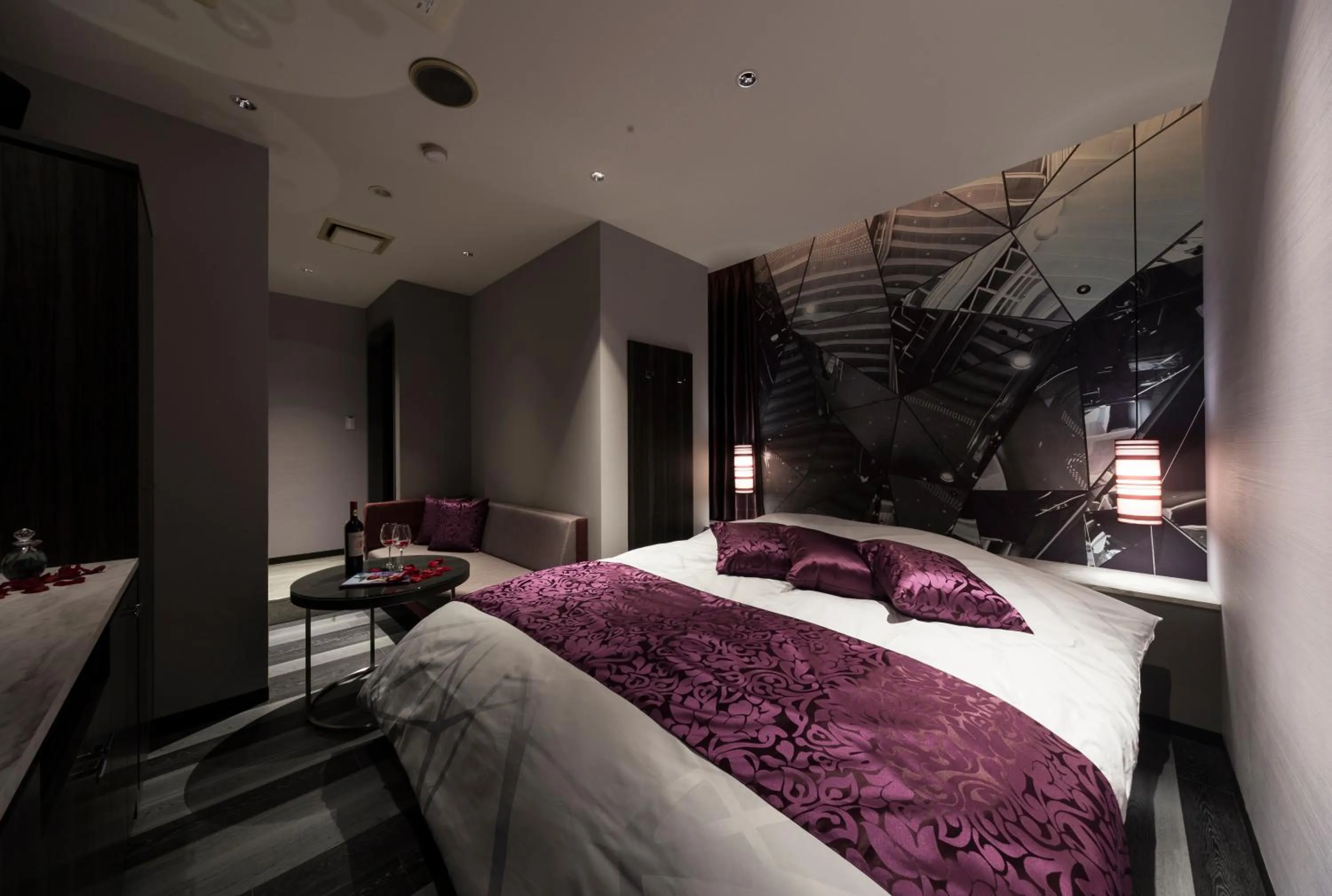 Bed in HOTEL FINE - INTO THE PREMlUM -