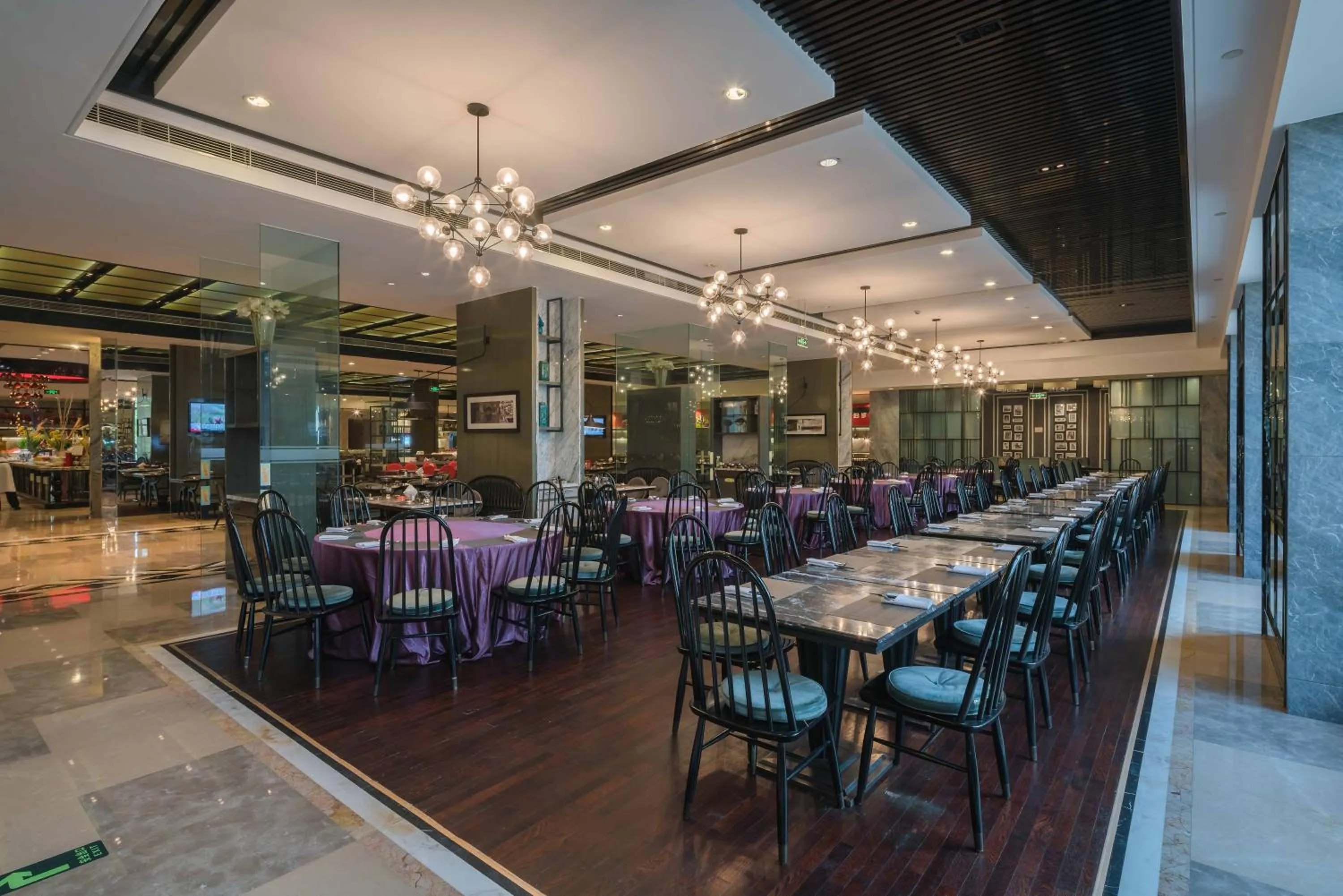 Restaurant/places to eat in Happiness Hotel