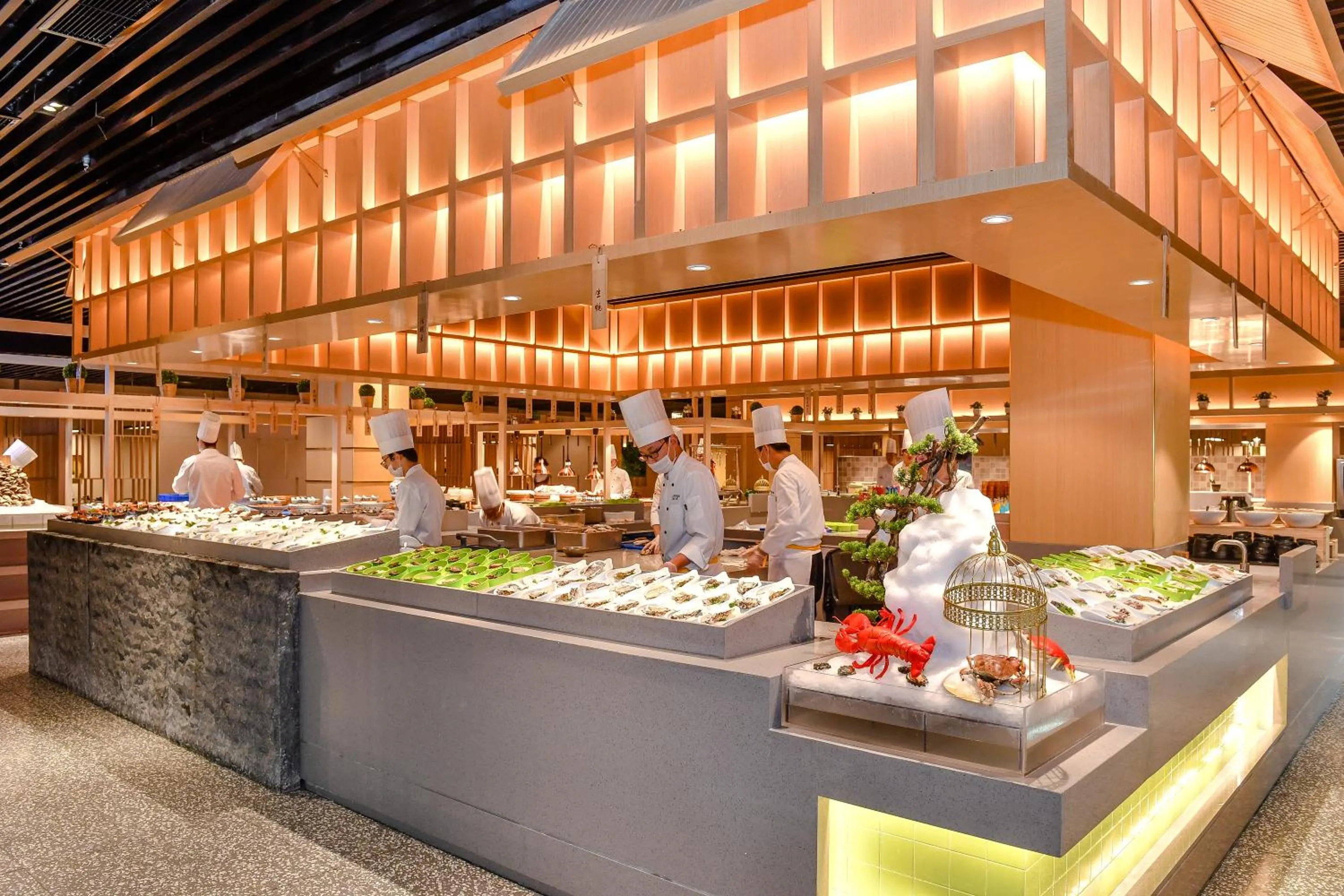 Restaurant/places to eat in Happiness Hotel