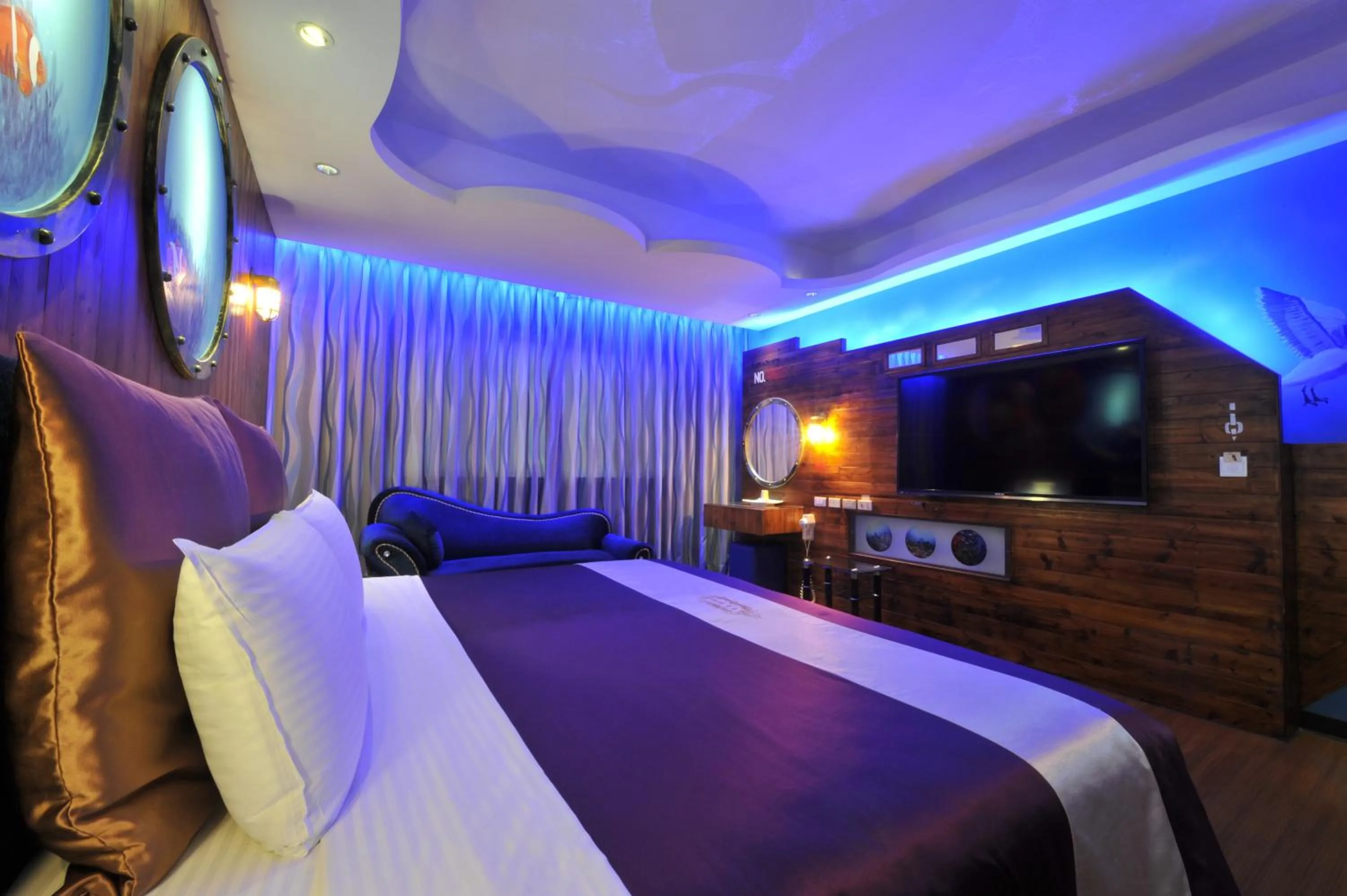 Photo of the whole room, Bed in ZJ Motel