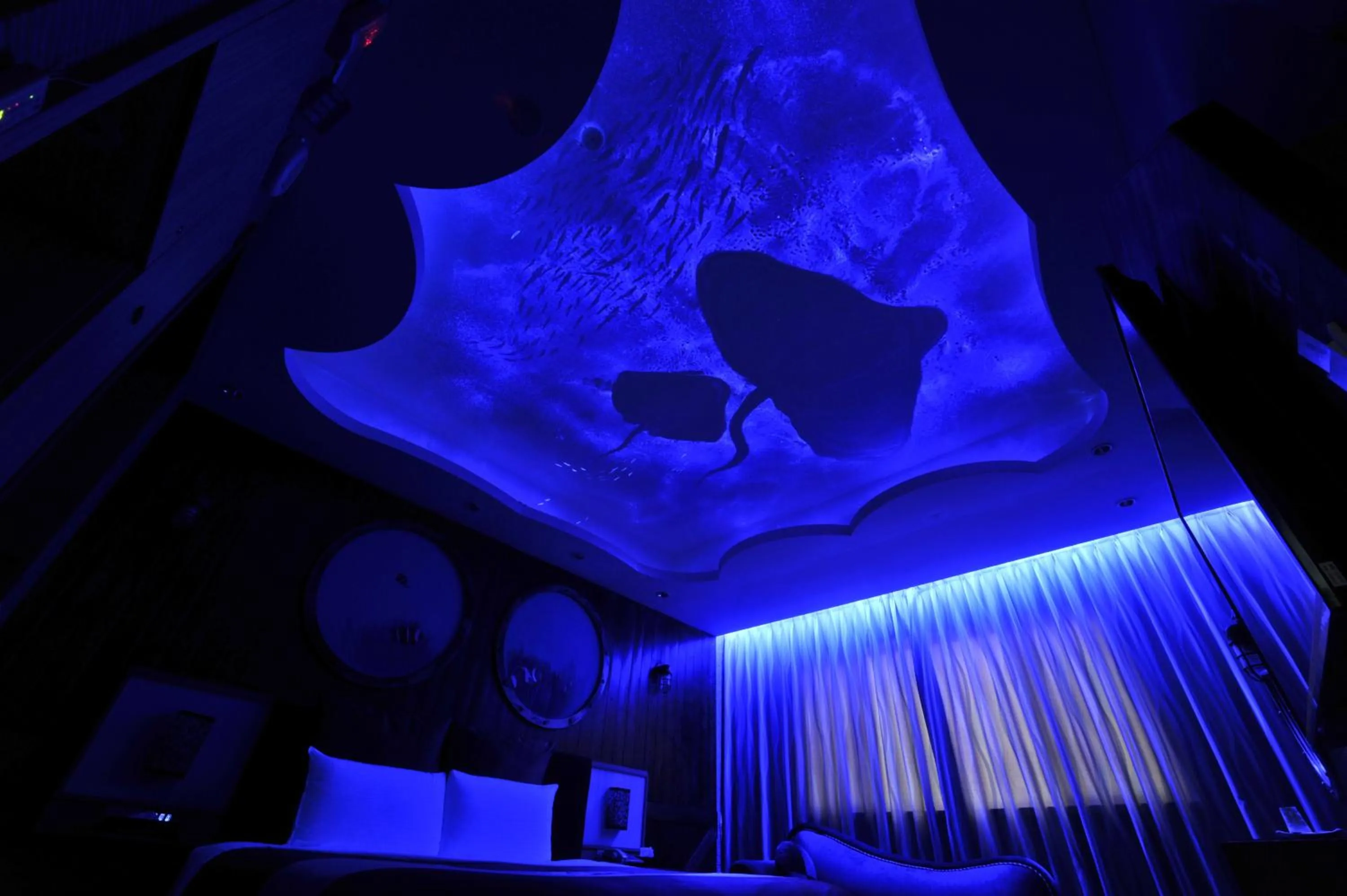 Photo of the whole room in ZJ Motel