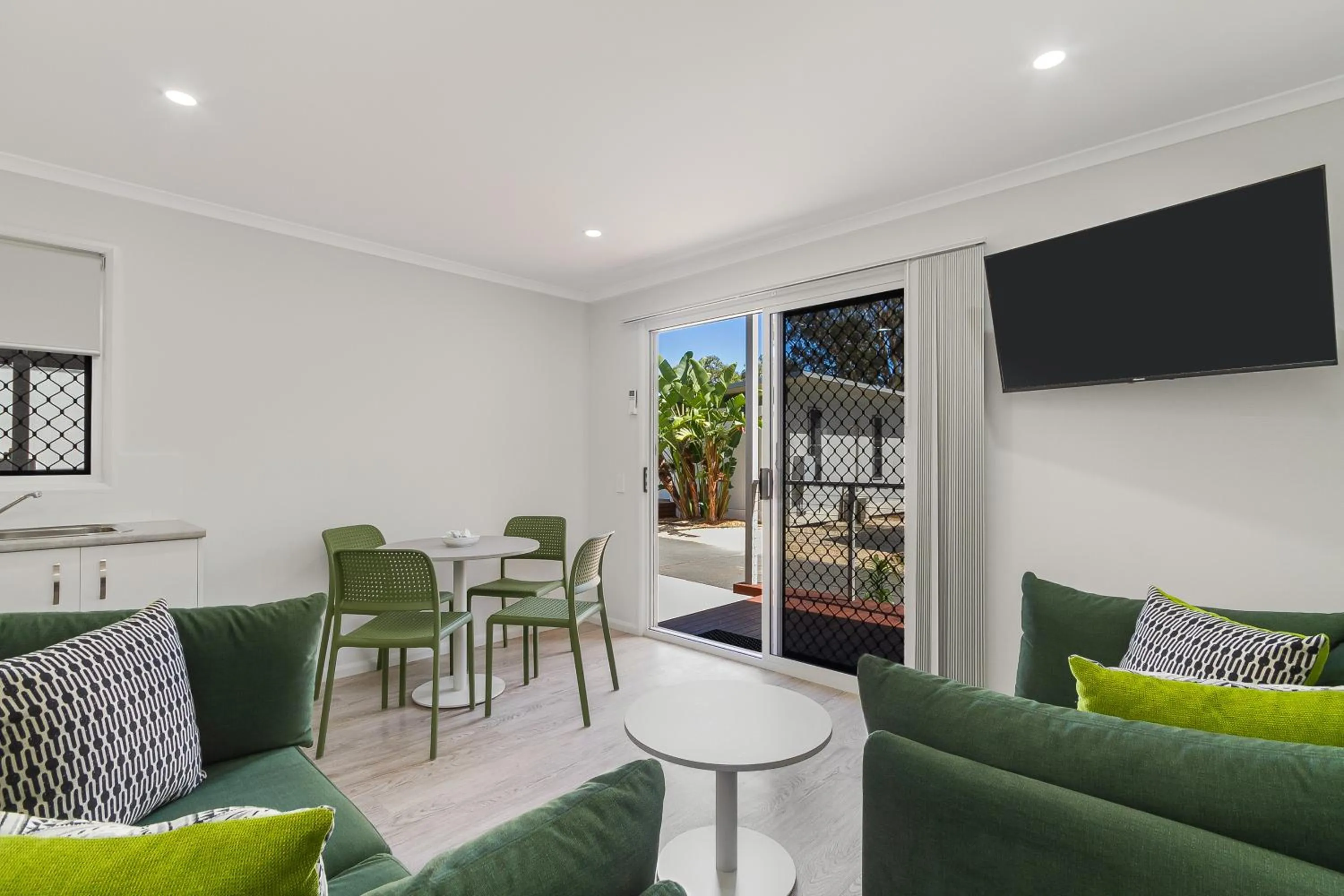 Dining area in Ingenia Holidays Byron Bay