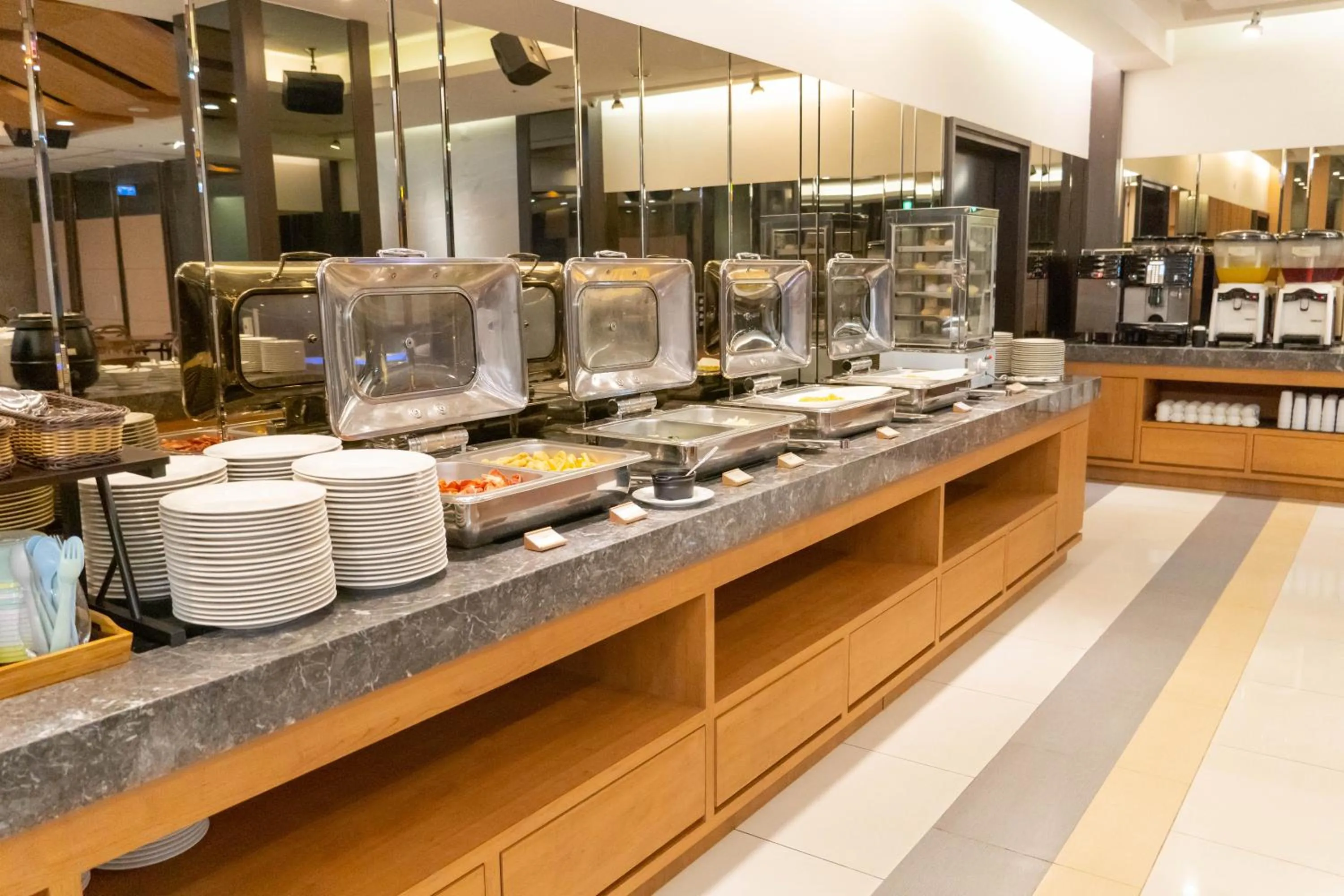 Restaurant/places to eat in Green Hotel - Tea Way