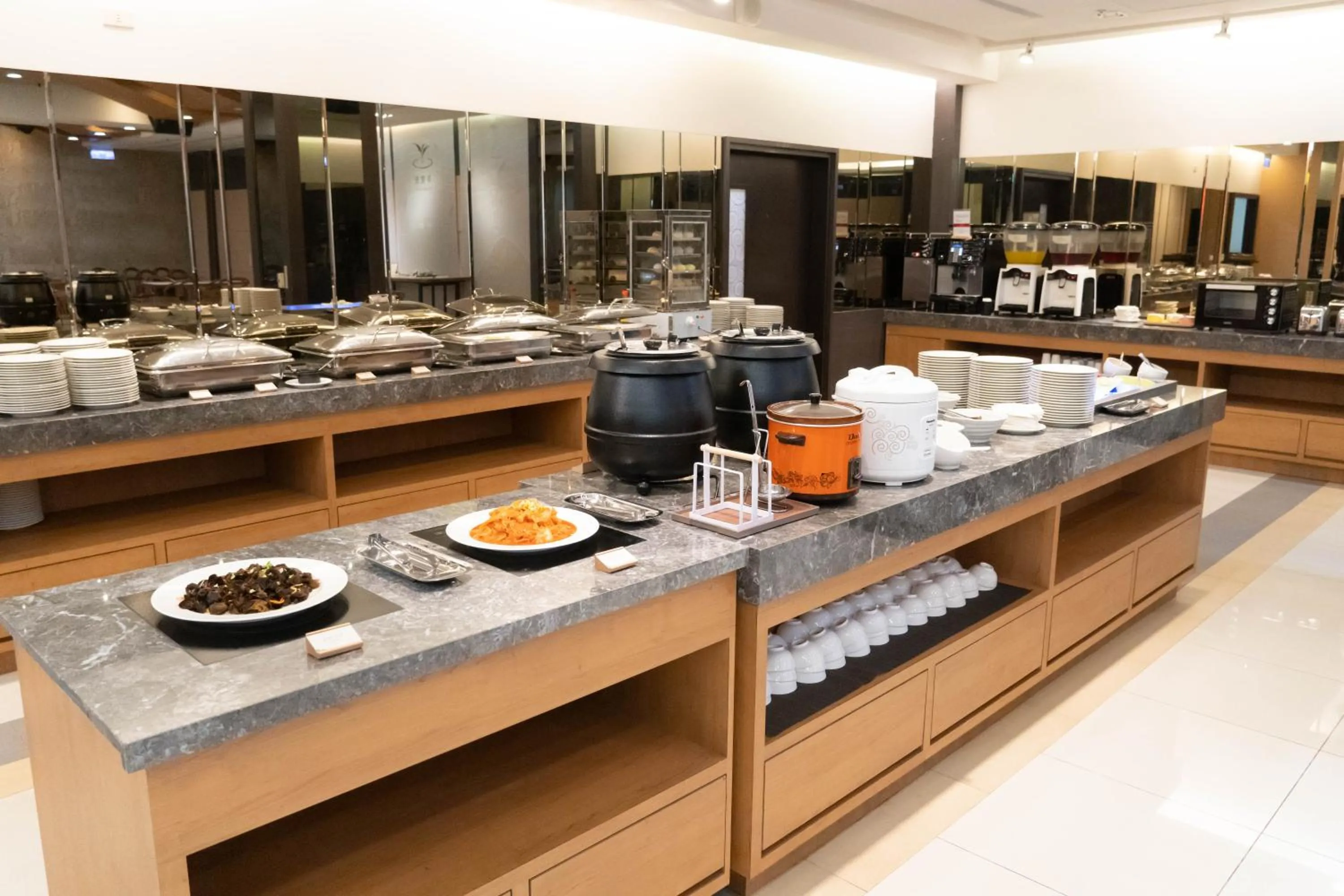 Restaurant/places to eat in Green Hotel - Tea Way