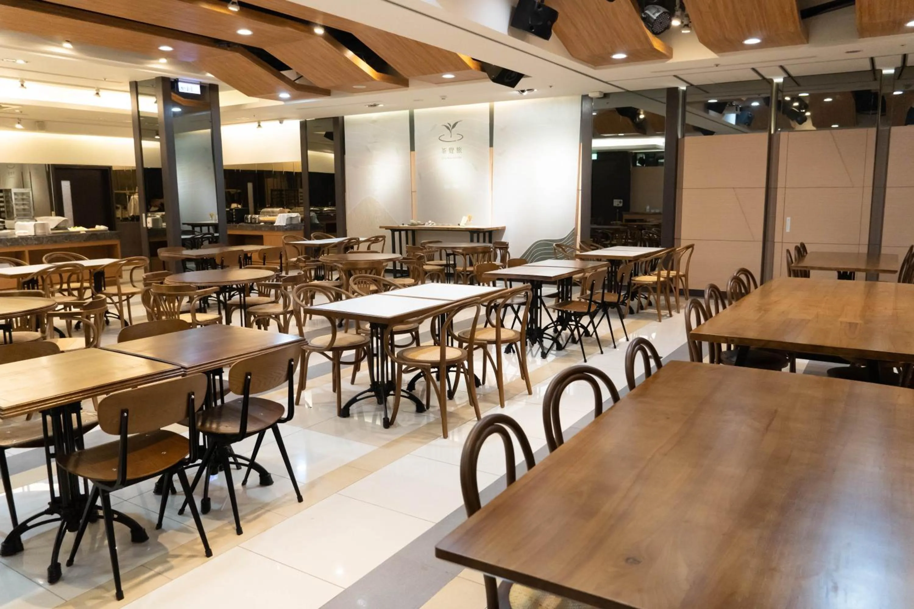 Restaurant/places to eat in Green Hotel - Tea Way