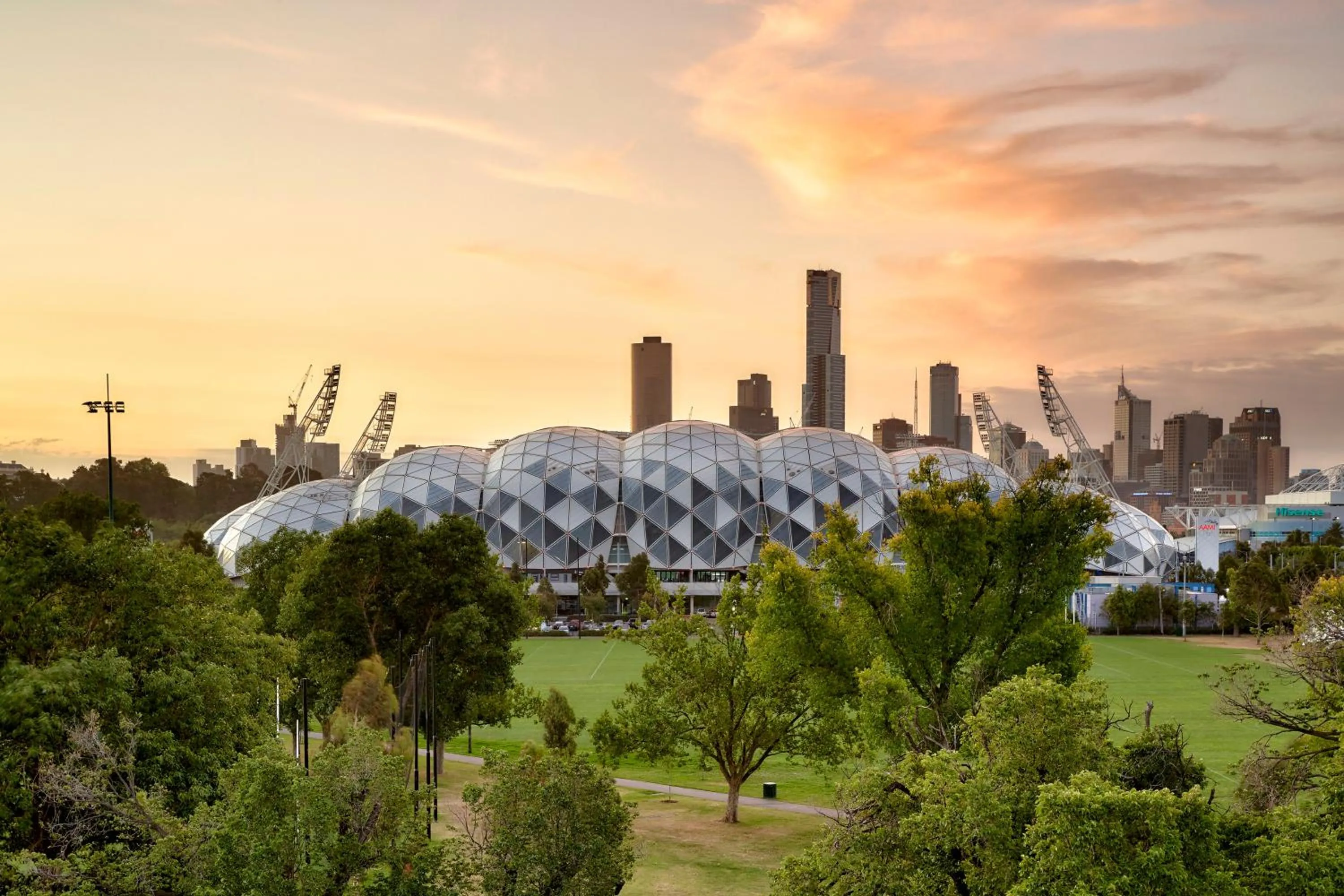 Property building in 381 Cremorne