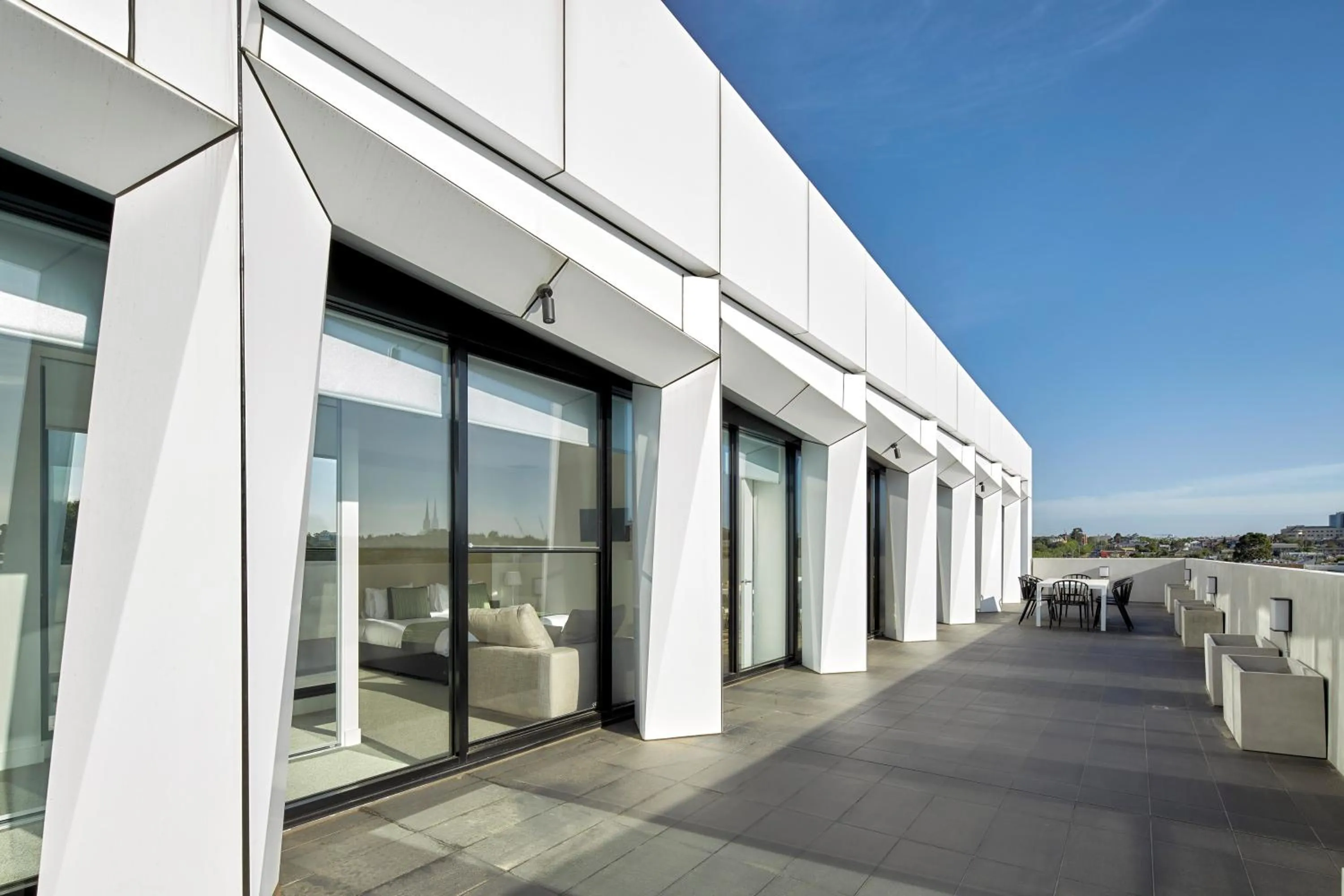 Property building in 381 Cremorne