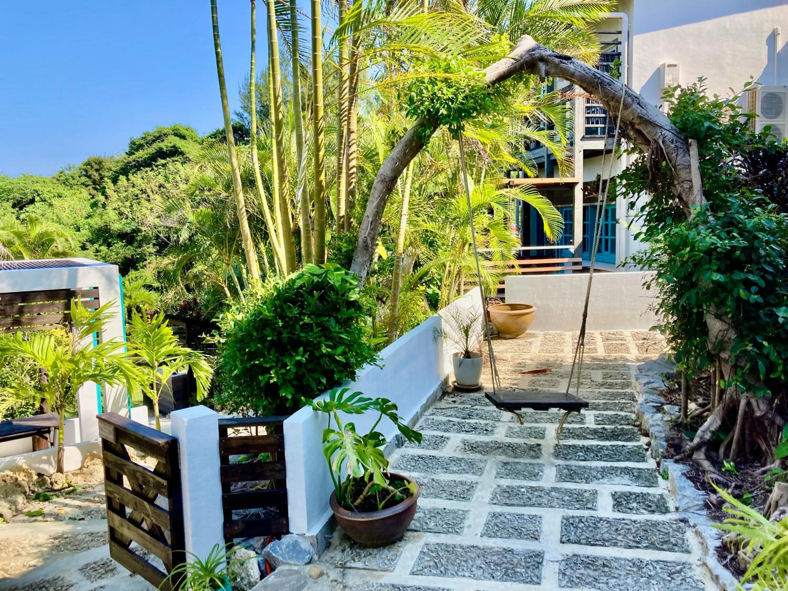 Ma-Blue Garden House