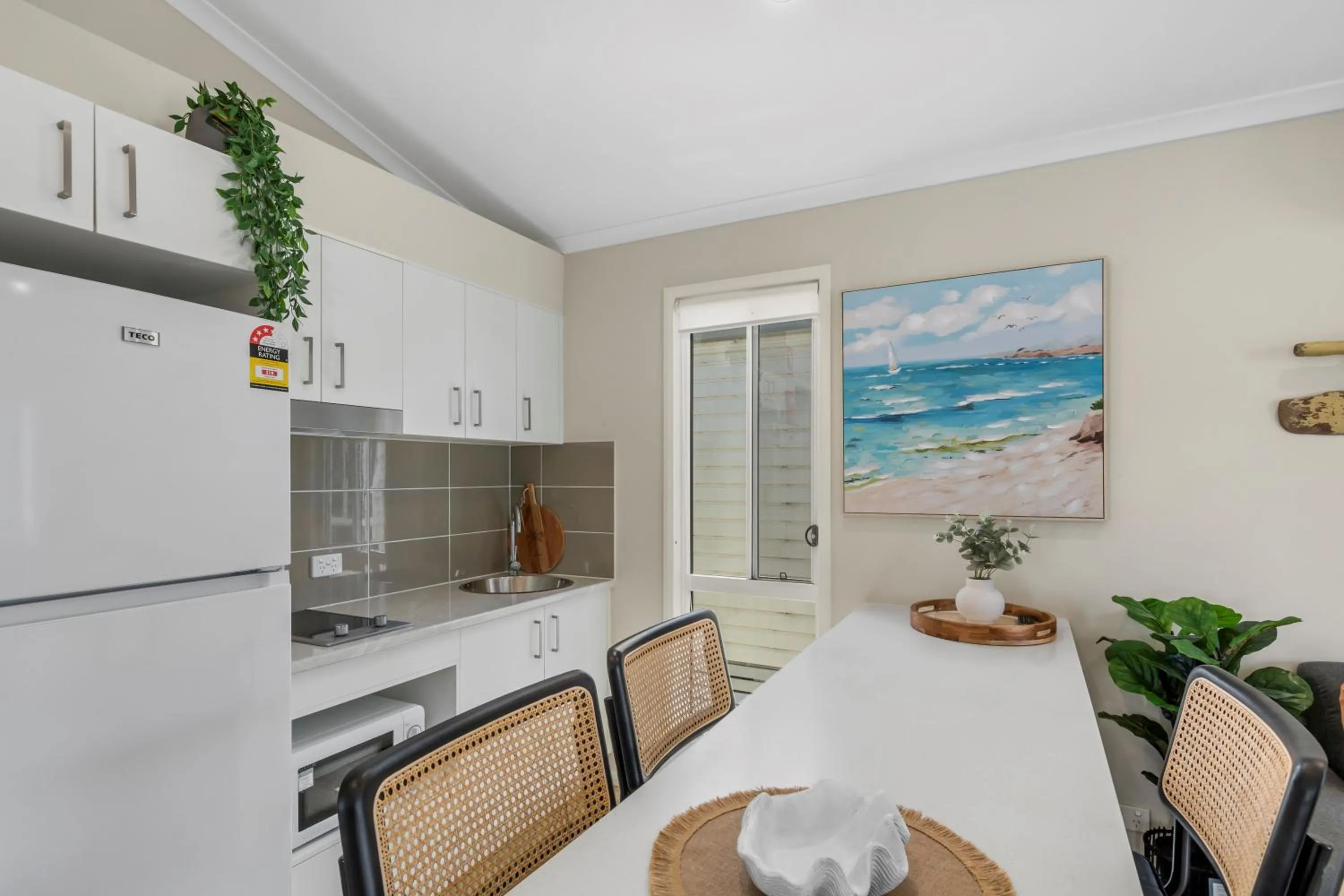 Kitchen or kitchenette in Ingenia Holidays Lake Conjola