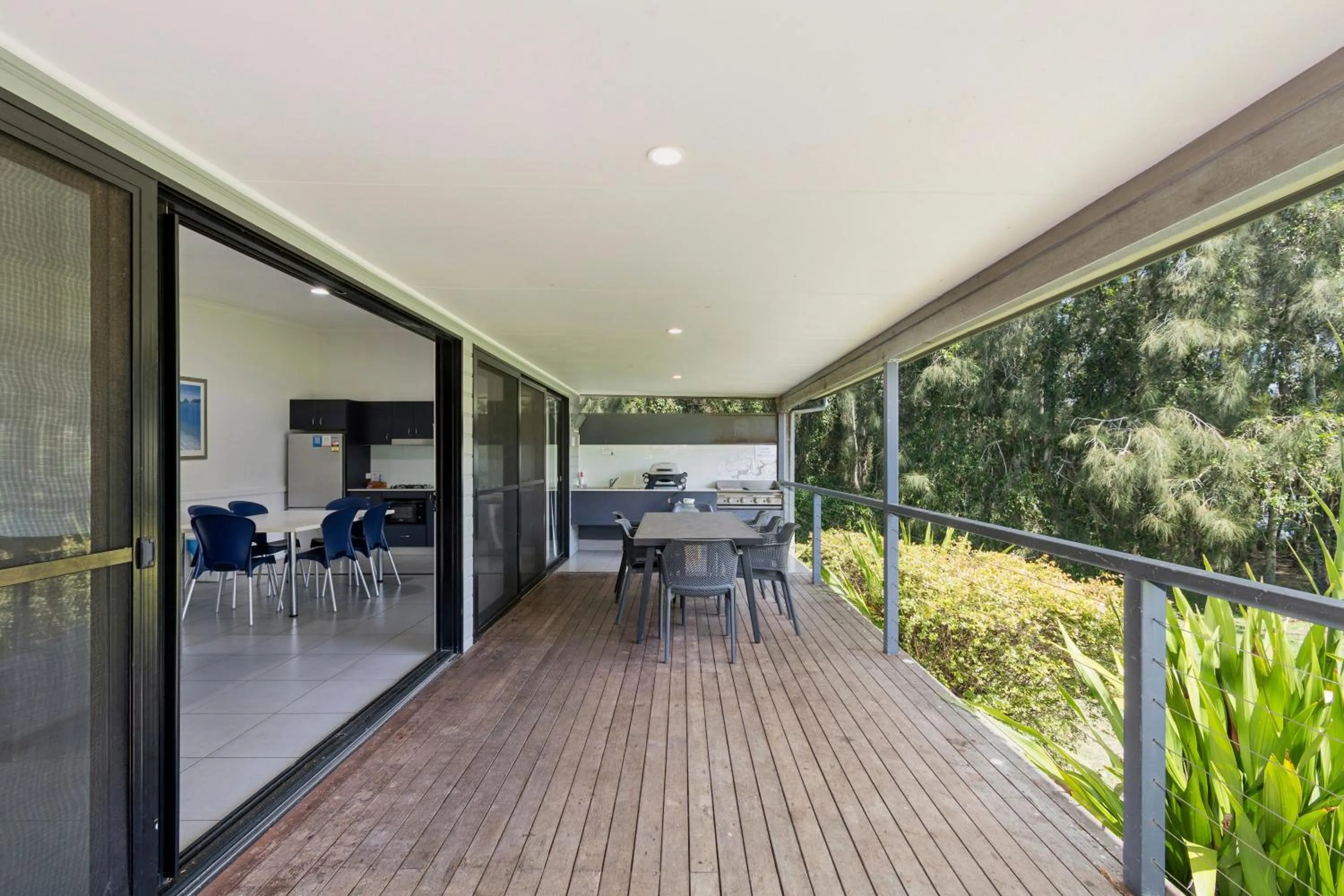 BBQ facilities in Ingenia Holidays Lake Conjola