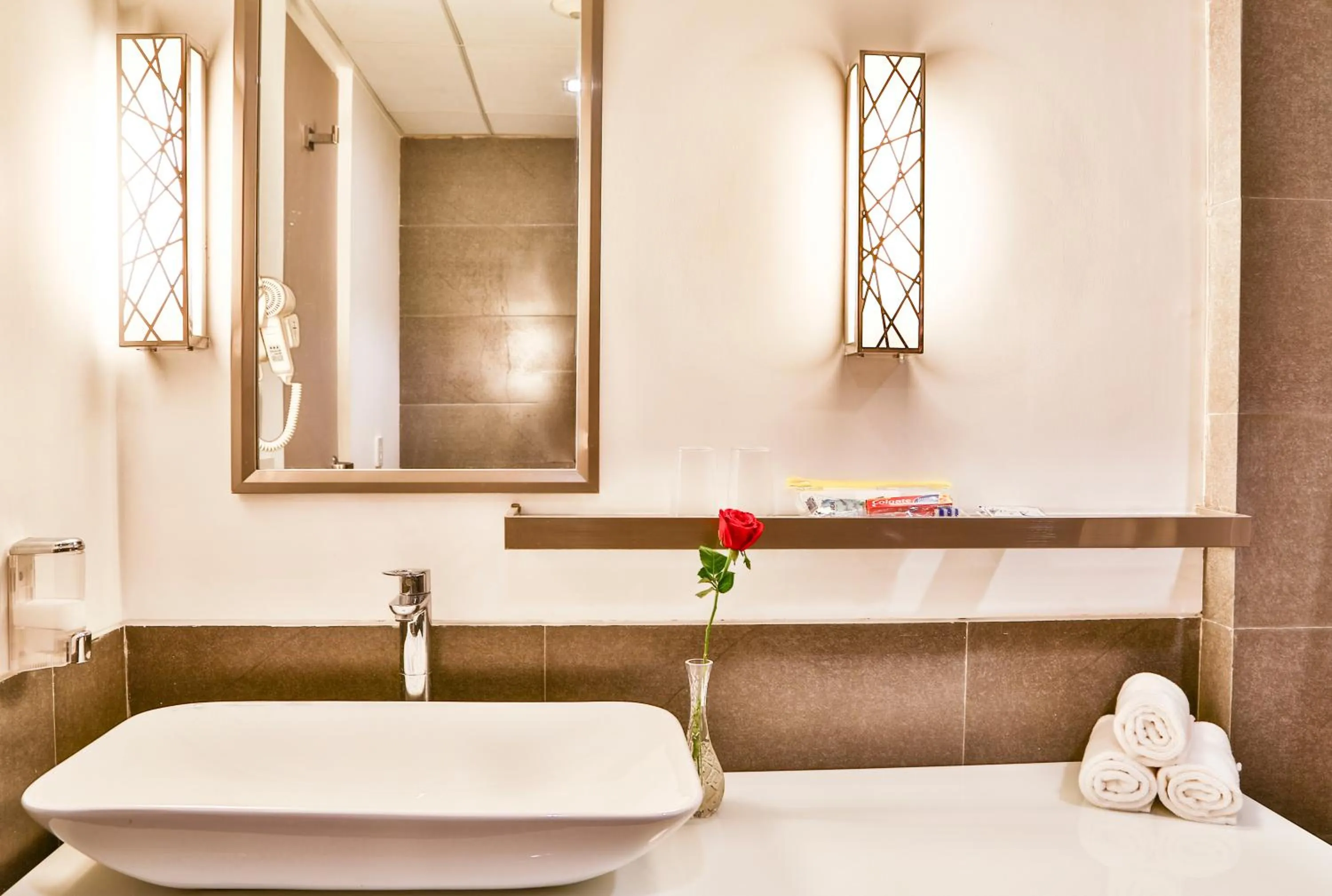 Bathroom in T24 Residency Mumbai International Airport Hotel