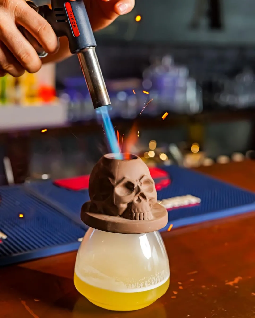 Lounge or bar in T24 Residency Mumbai International Airport Hotel