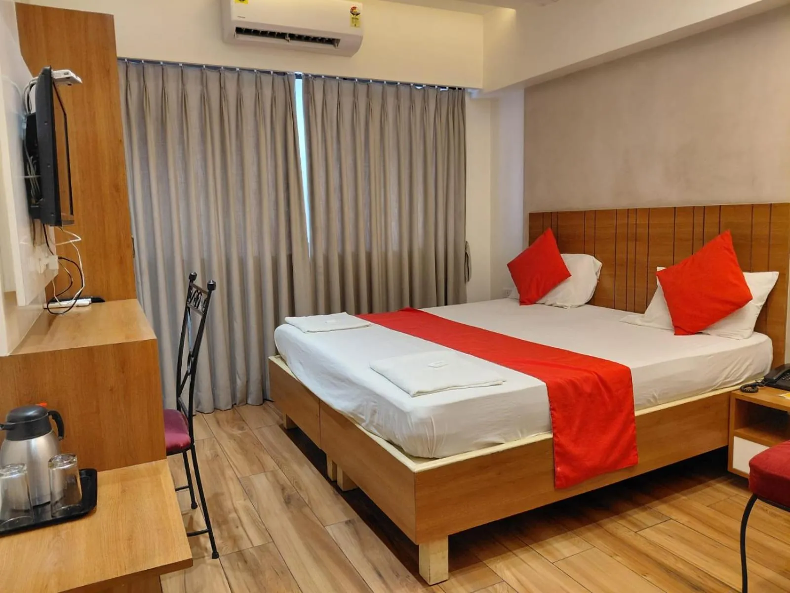 Hotel Woodland
