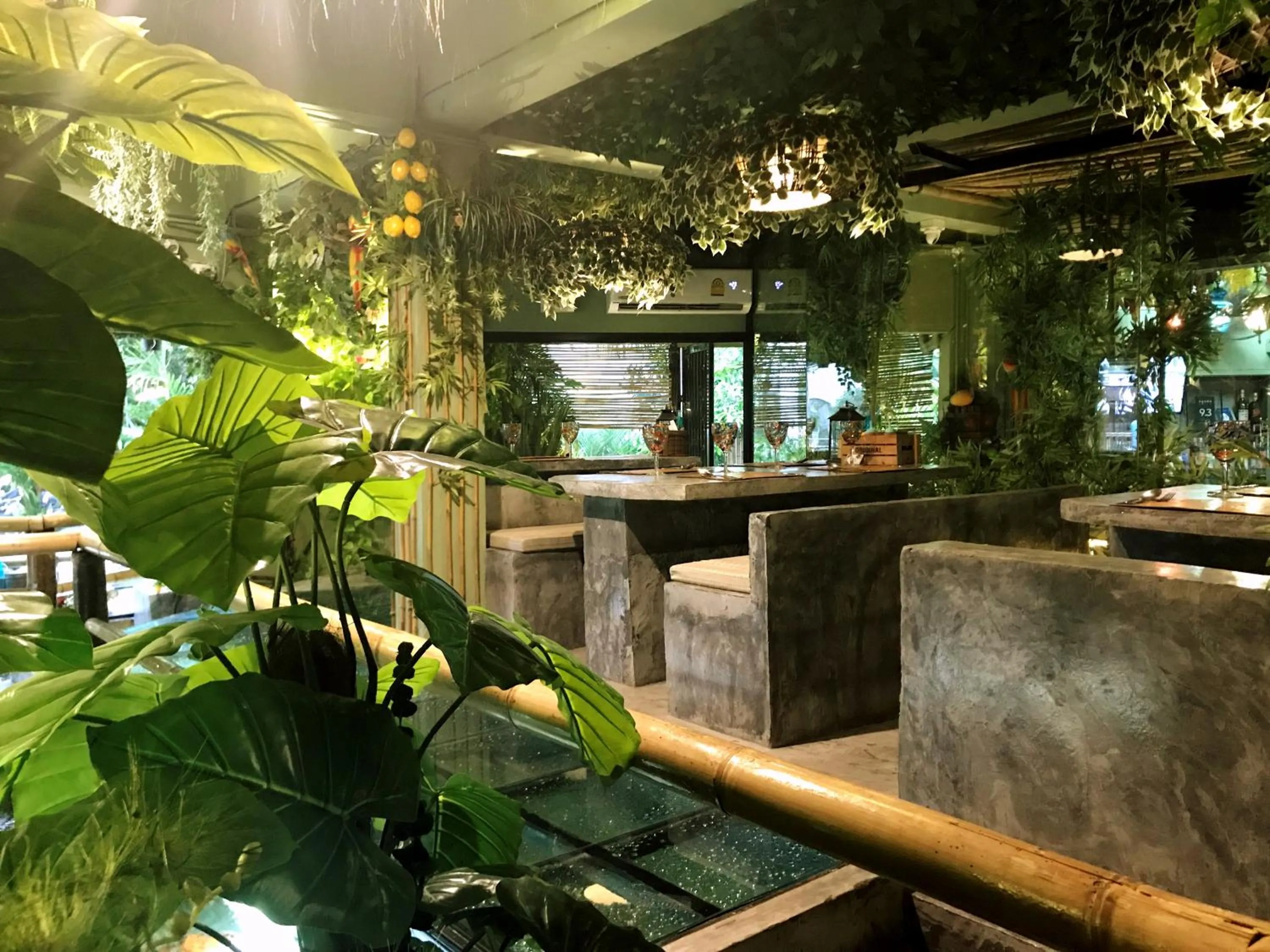 Restaurant/places to eat in Samui Beach Residence Hotel