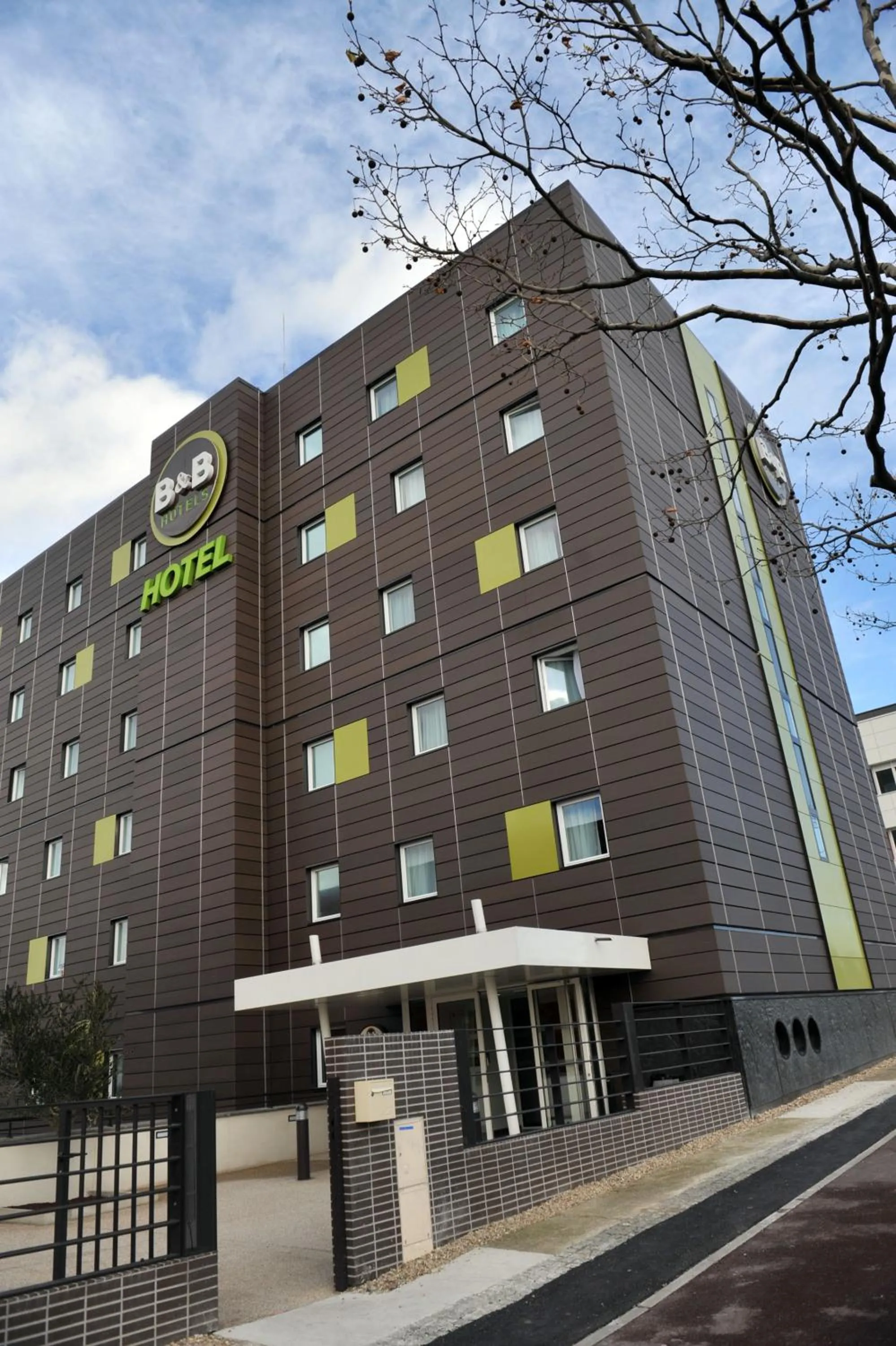 Property building in B&B HOTEL Paris Le Bourget
