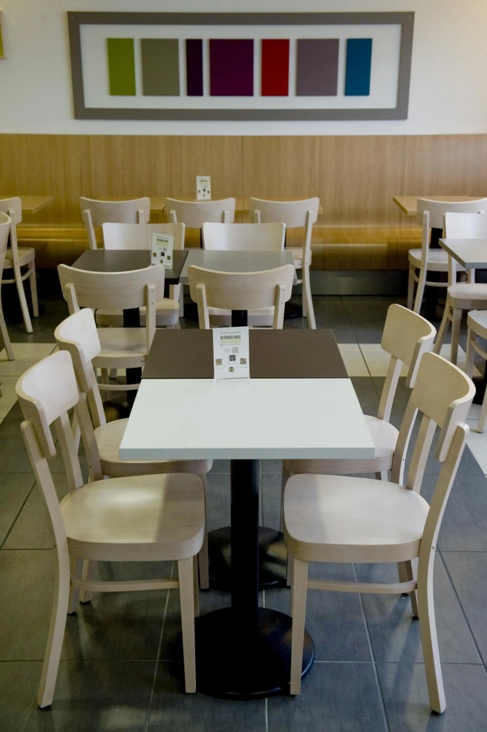 Restaurant/places to eat in B&B HOTEL Paris Le Bourget