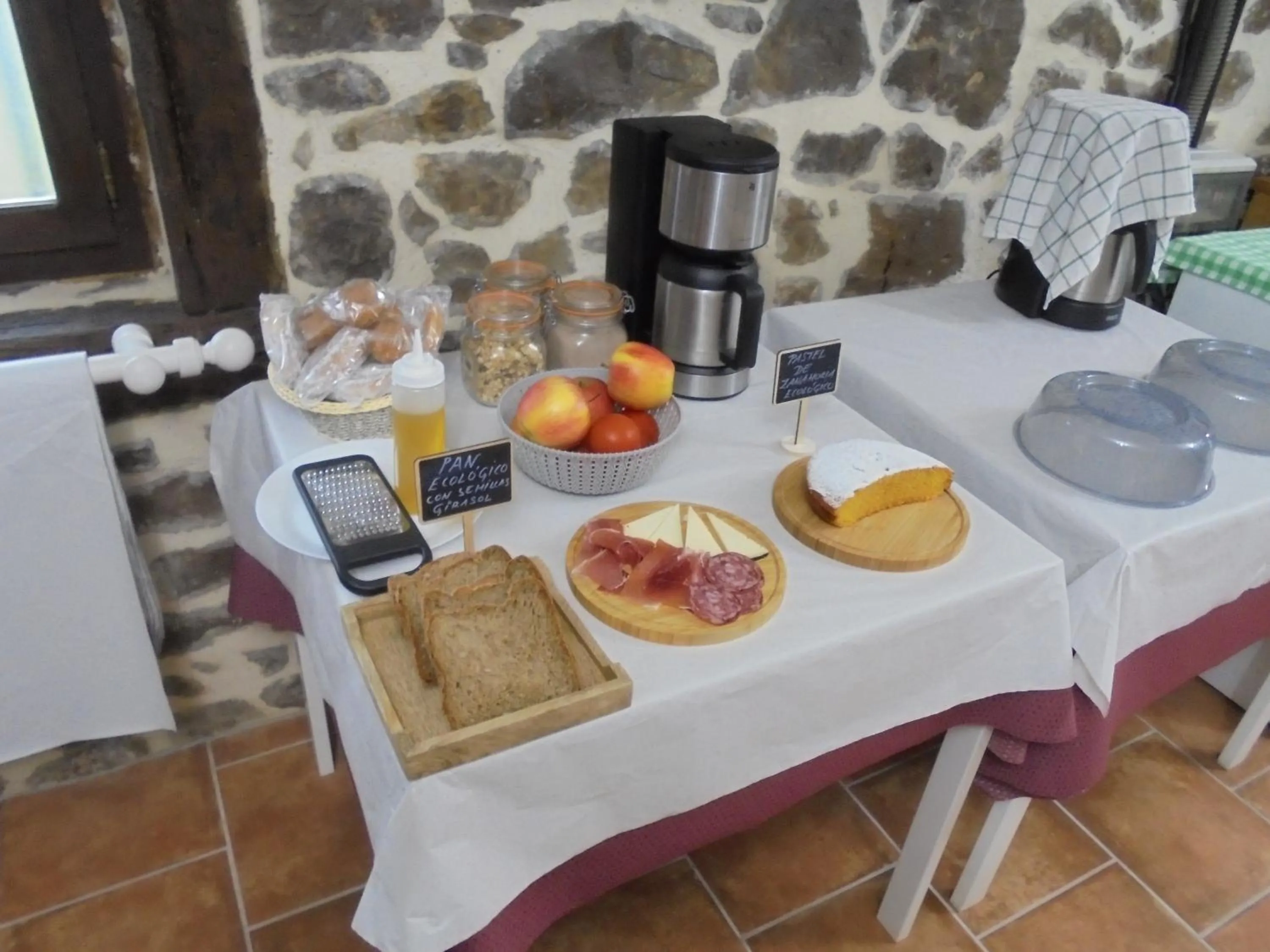 Breakfast in Albergue Areitz Soroa