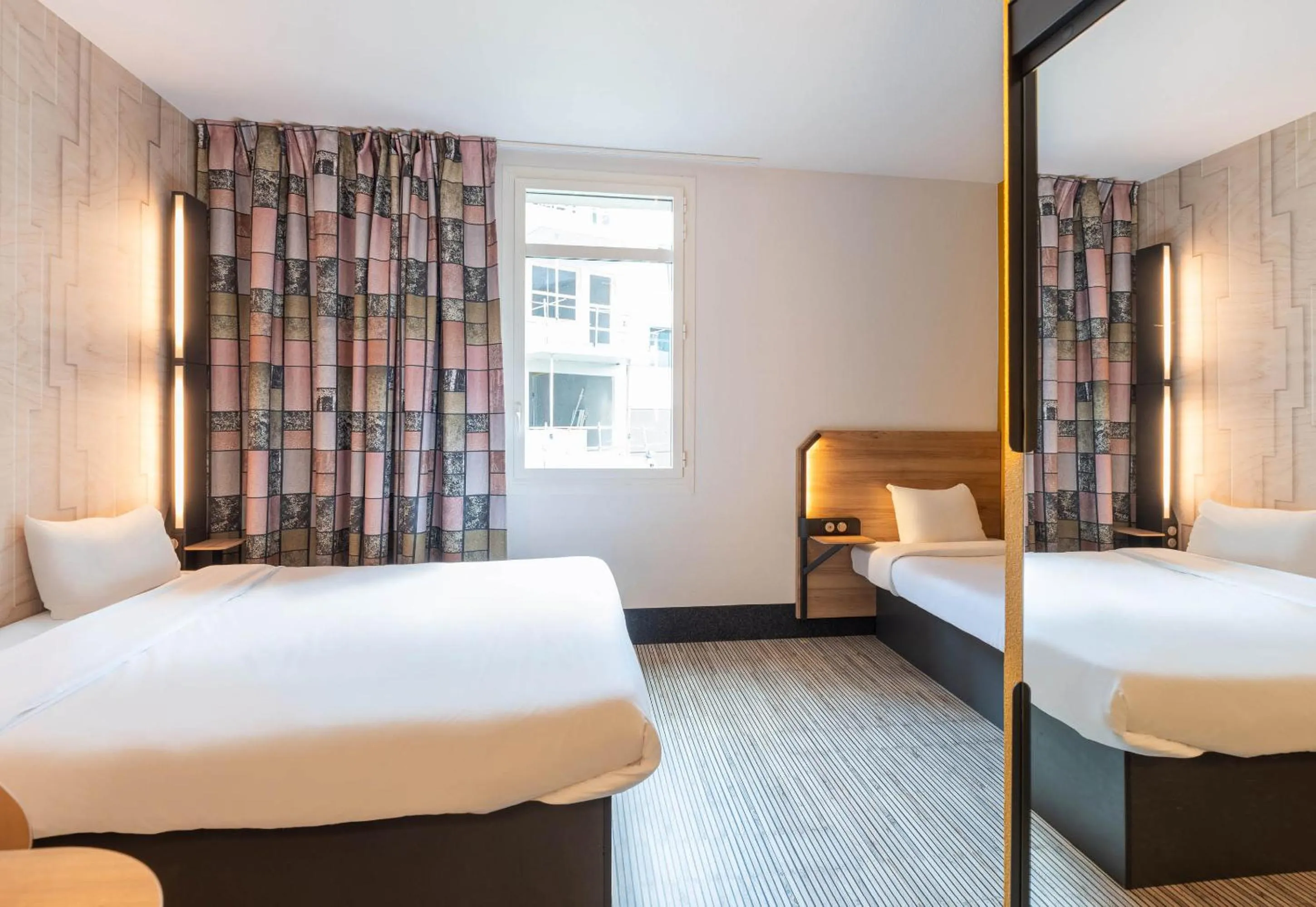 Bedroom, Bed in B&B HOTEL Lyon Ouest Tassin