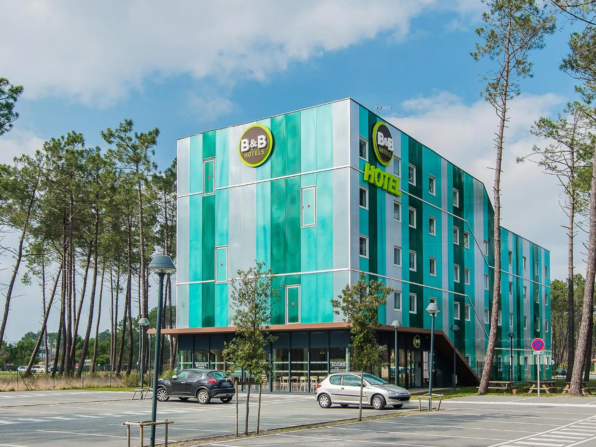 Facade/entrance in B&B HOTEL Arcachon Gujan-Mestras