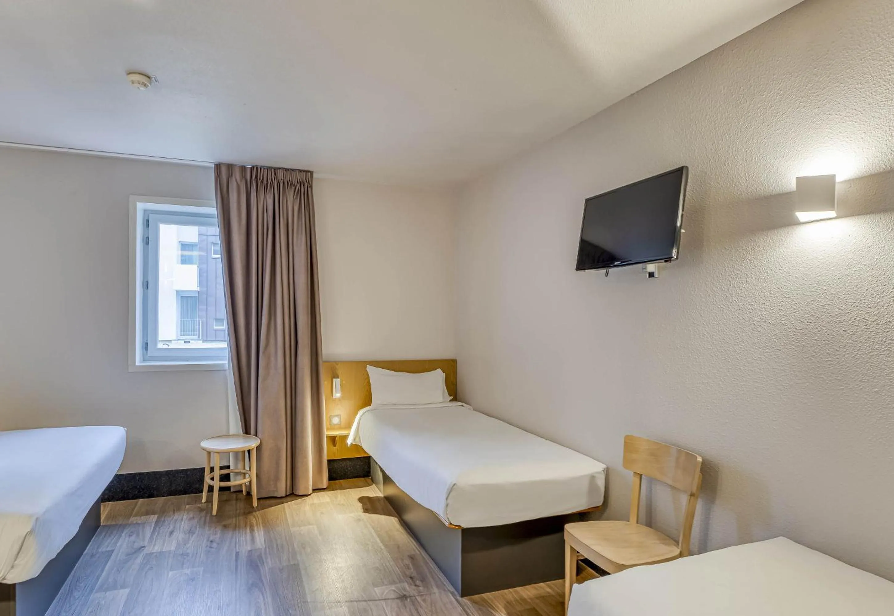 Bedroom, Bed in B&B HOTEL Arcachon Gujan-Mestras