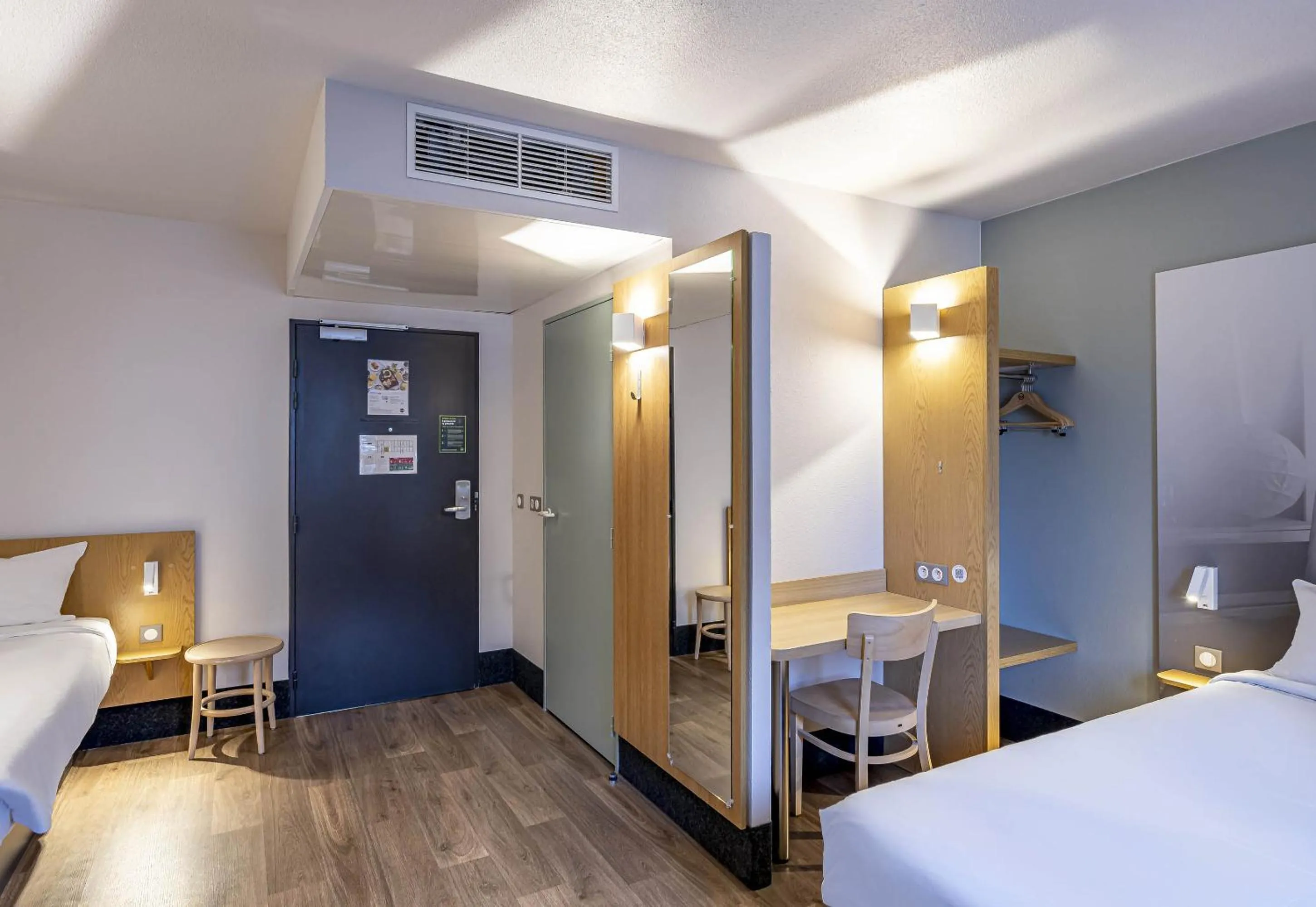 Bedroom, Bed in B&B HOTEL Arcachon Gujan-Mestras