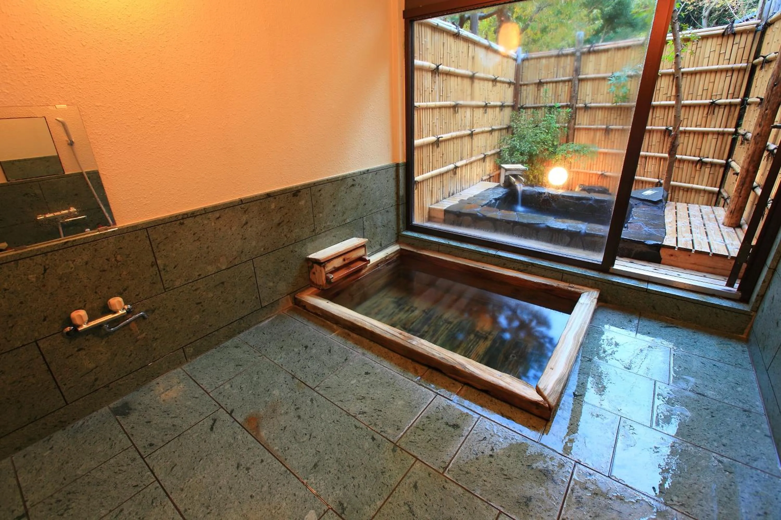 Hot Spring Bath in Kokoronodoka