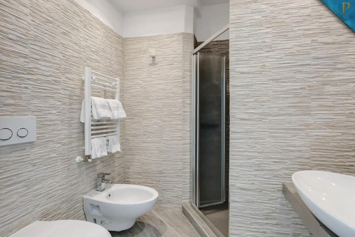 Bathroom in Piccolotel