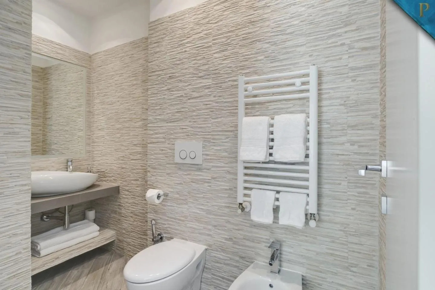 Bathroom in Piccolotel