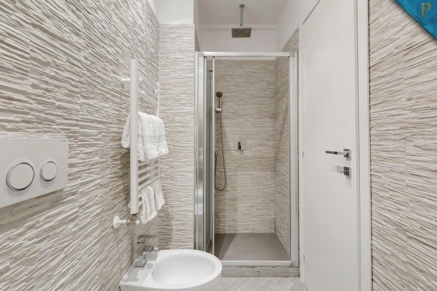 Bathroom in Piccolotel