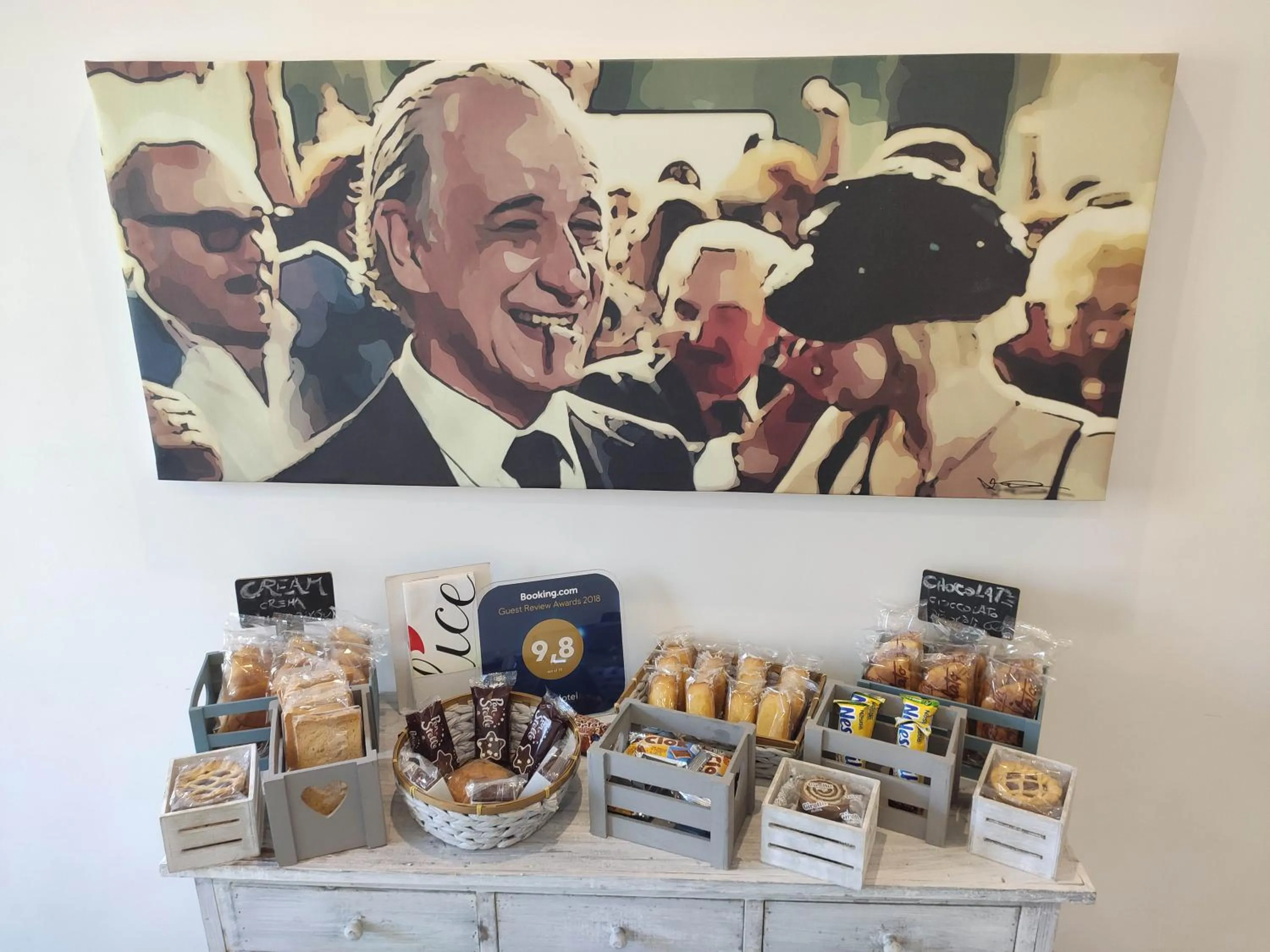 Communal lounge/ TV room in Piccolotel