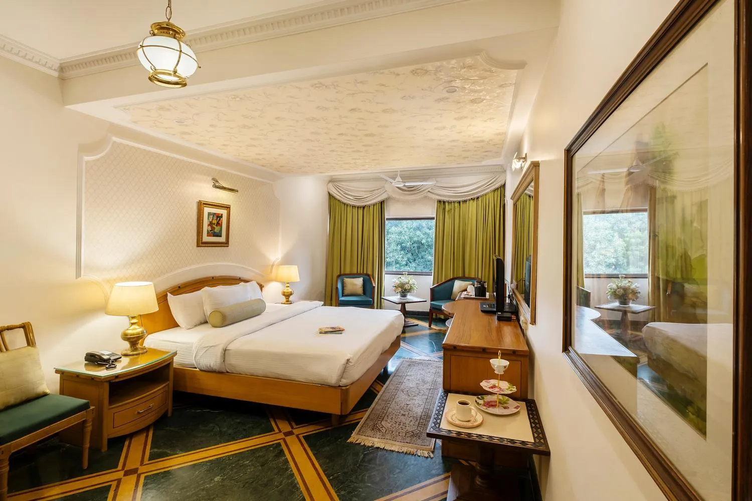 Bed in Hotel Kwality Regency