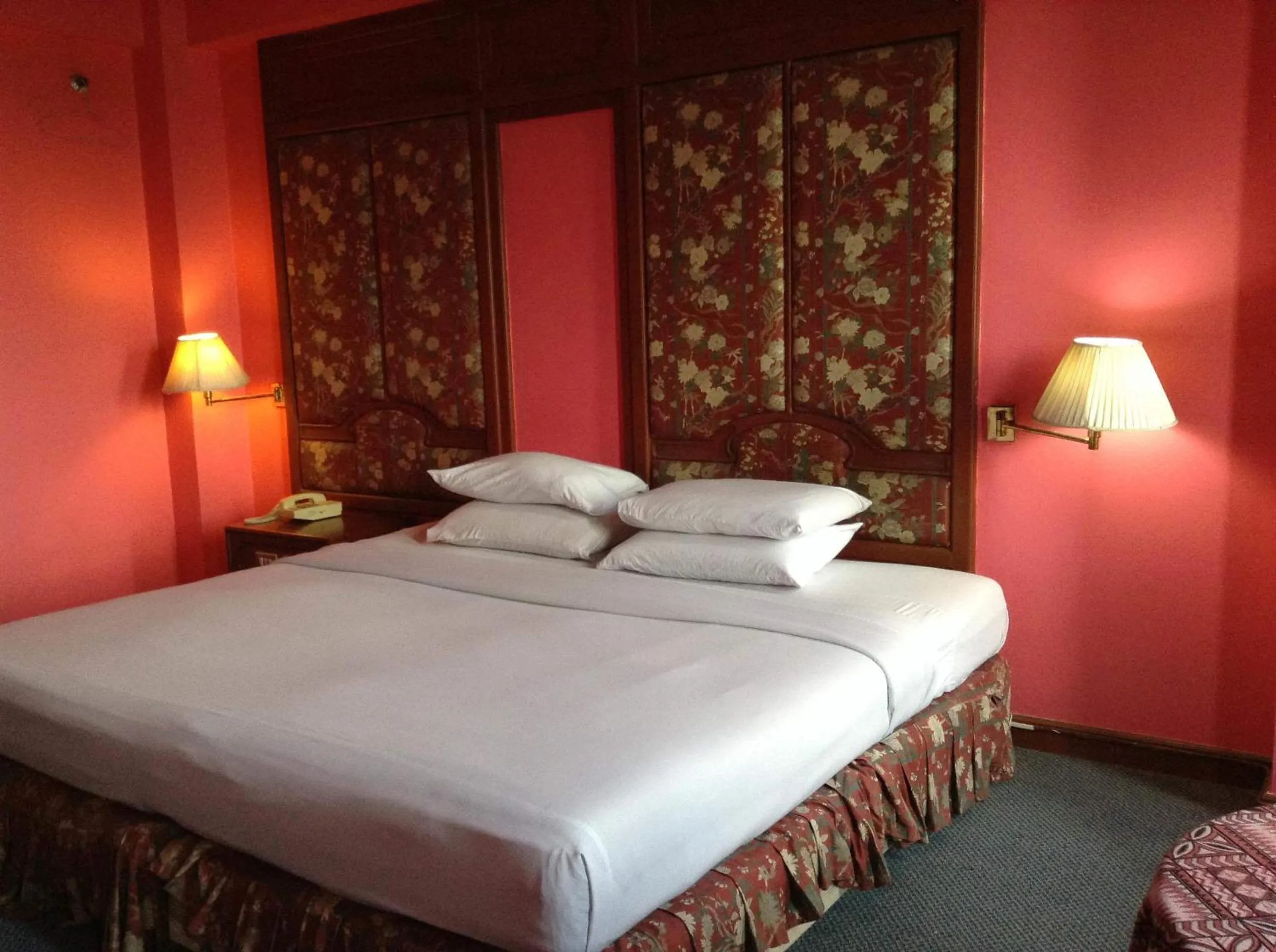 Bed in Diamond River Ping Petch-Ngam Hotel