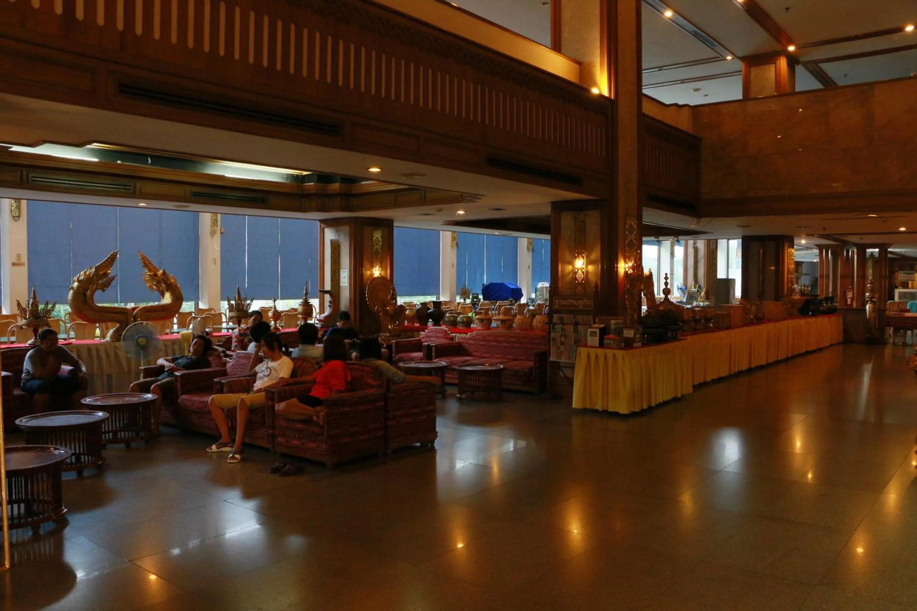 Restaurant/places to eat in Diamond River Ping Petch-Ngam Hotel