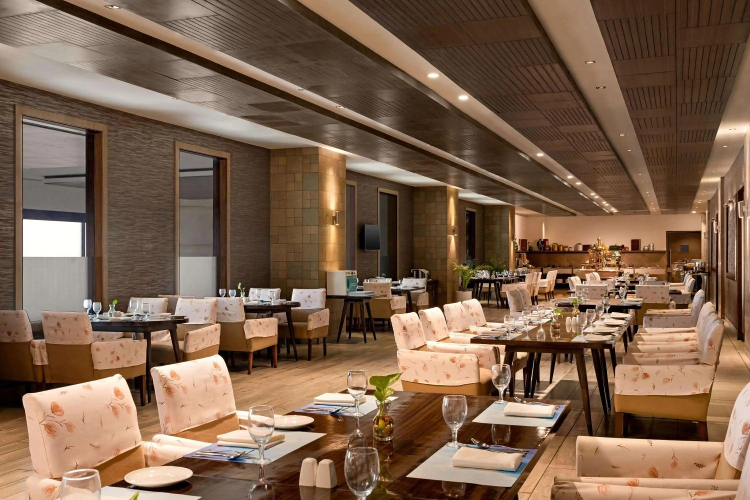 Restaurant/places to eat in Wyndham Ahmedabad Shela