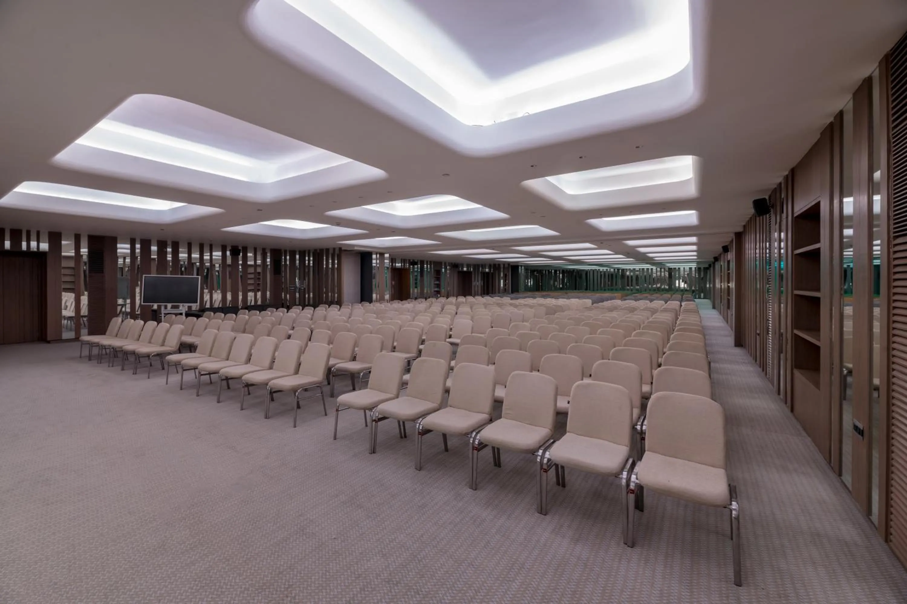 Business facilities in Wyndham Ahmedabad Shela