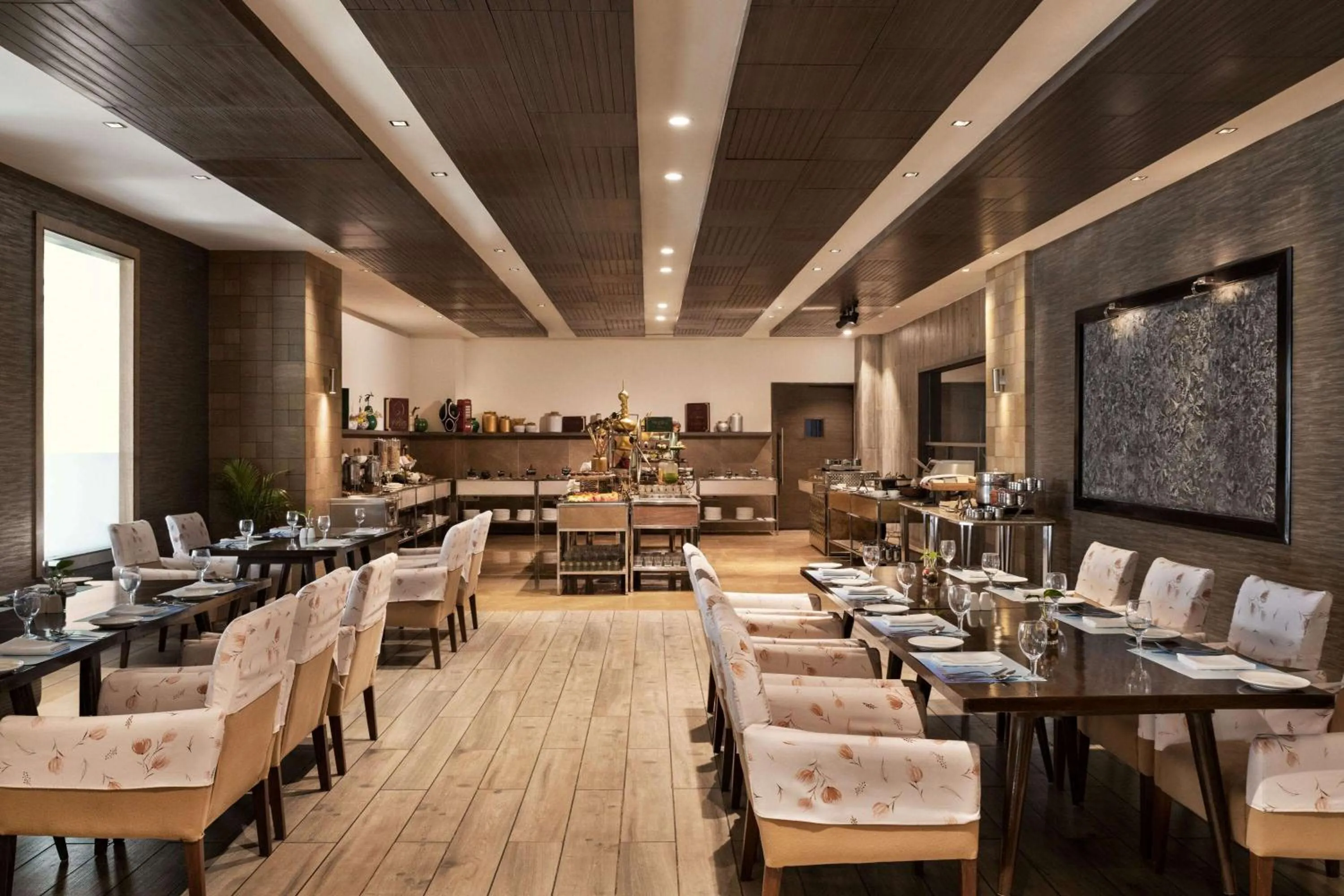 Restaurant/places to eat in Wyndham Ahmedabad Shela