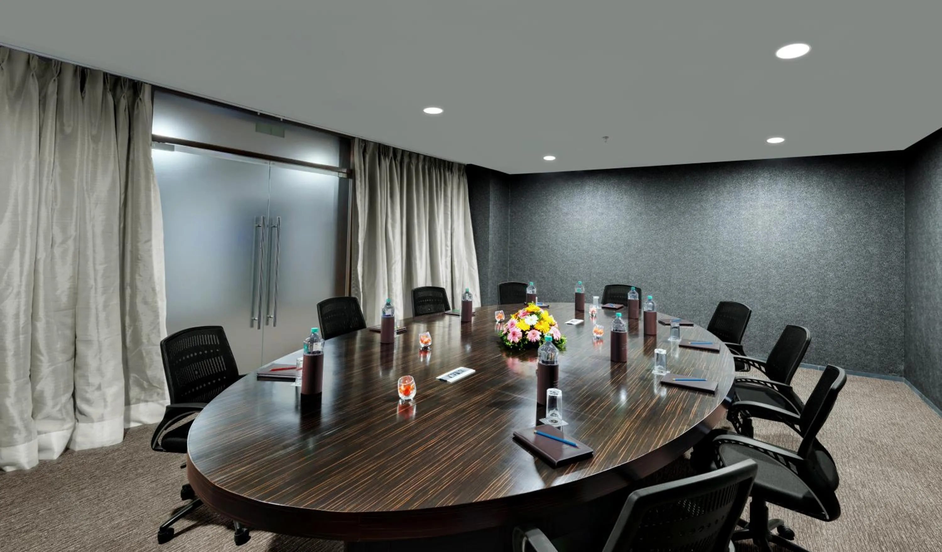 Business facilities in Wyndham Ahmedabad Shela