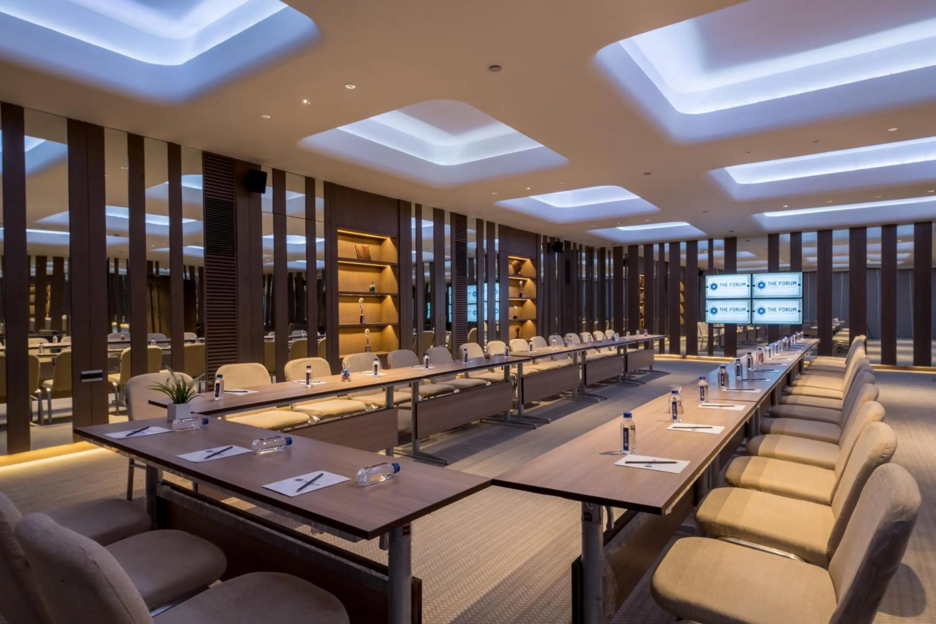 Business facilities in Wyndham Ahmedabad Shela