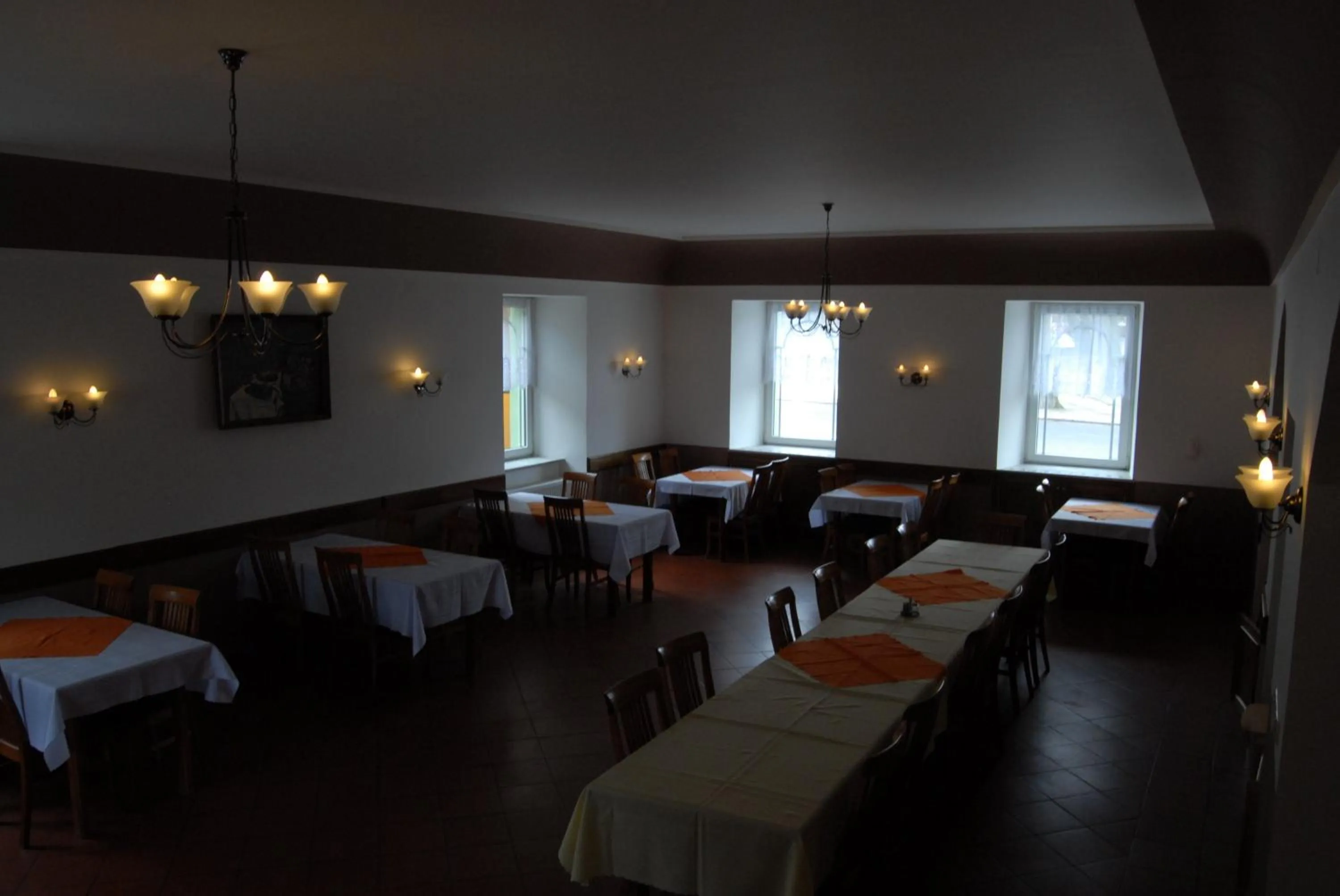 Restaurant/places to eat in Hotel Atawa