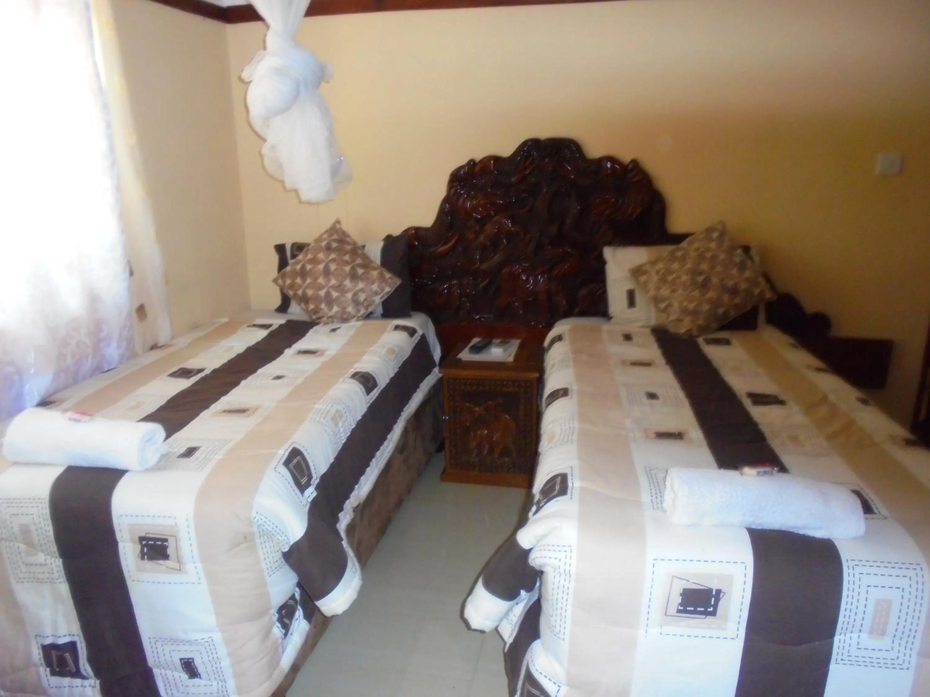 Bedroom, Bed in White Rose Lodge