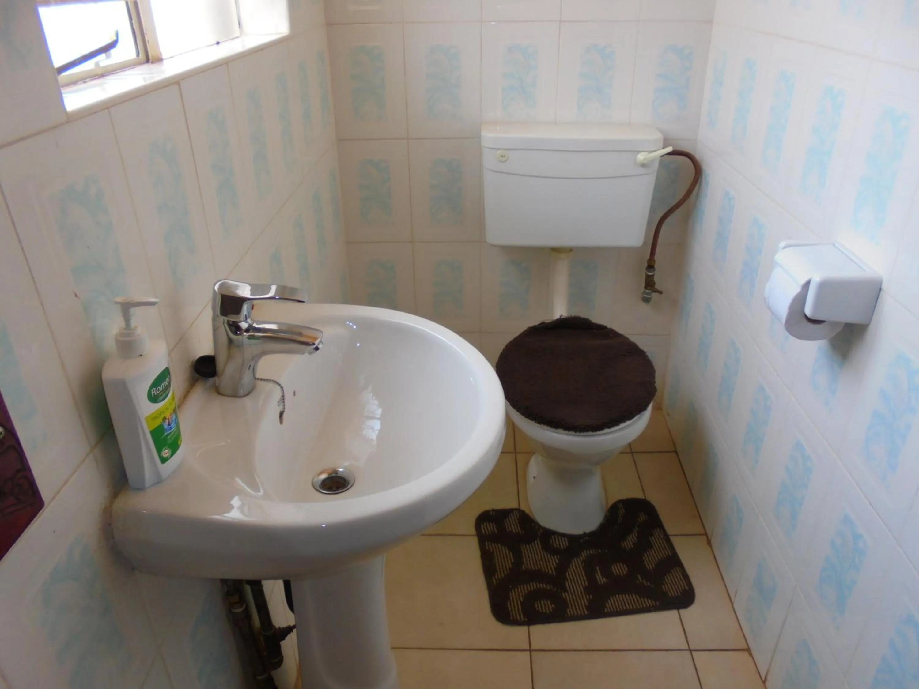 Bathroom in White Rose Lodge