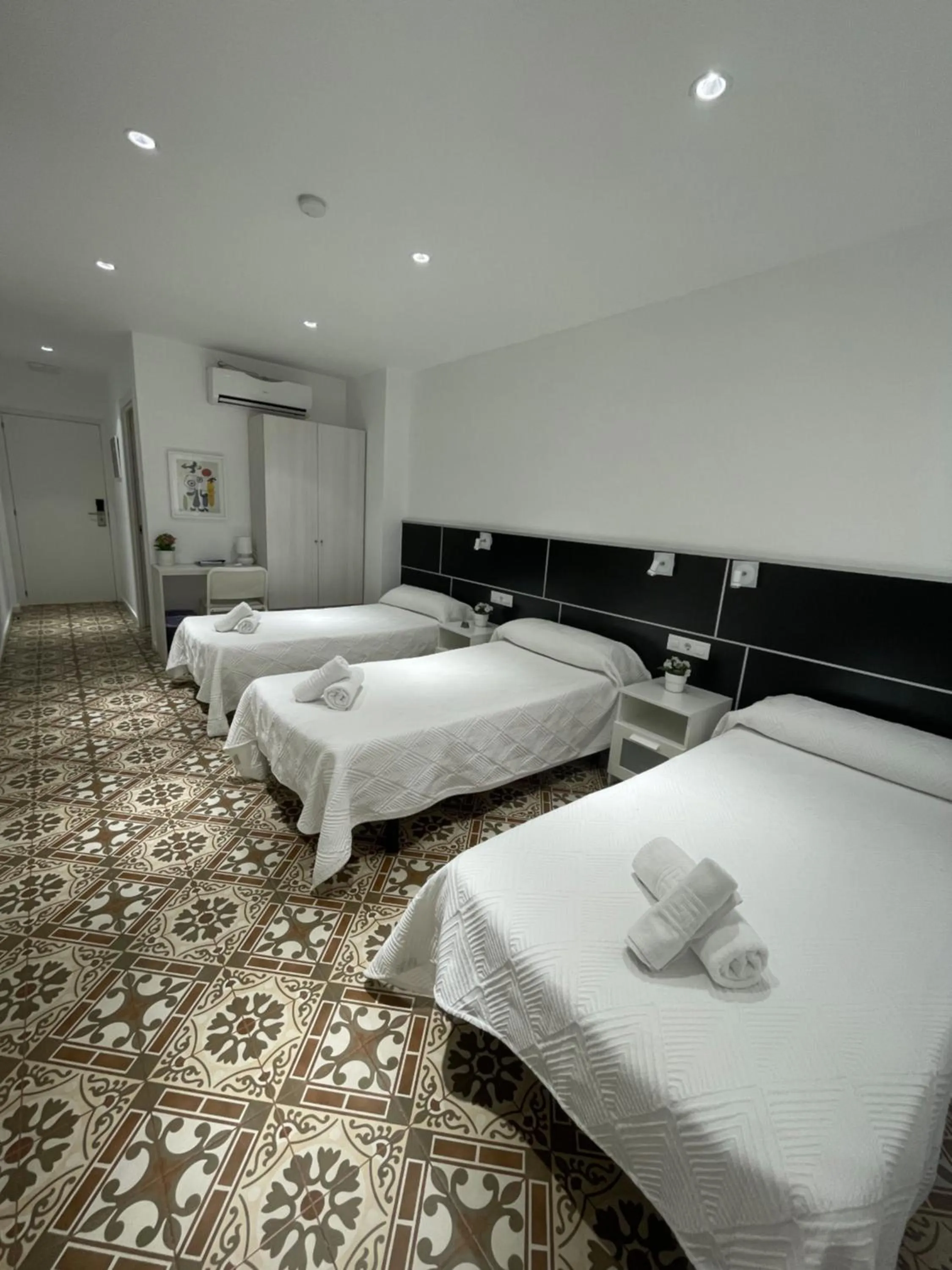 Bed in Hostal Nova Barcelona