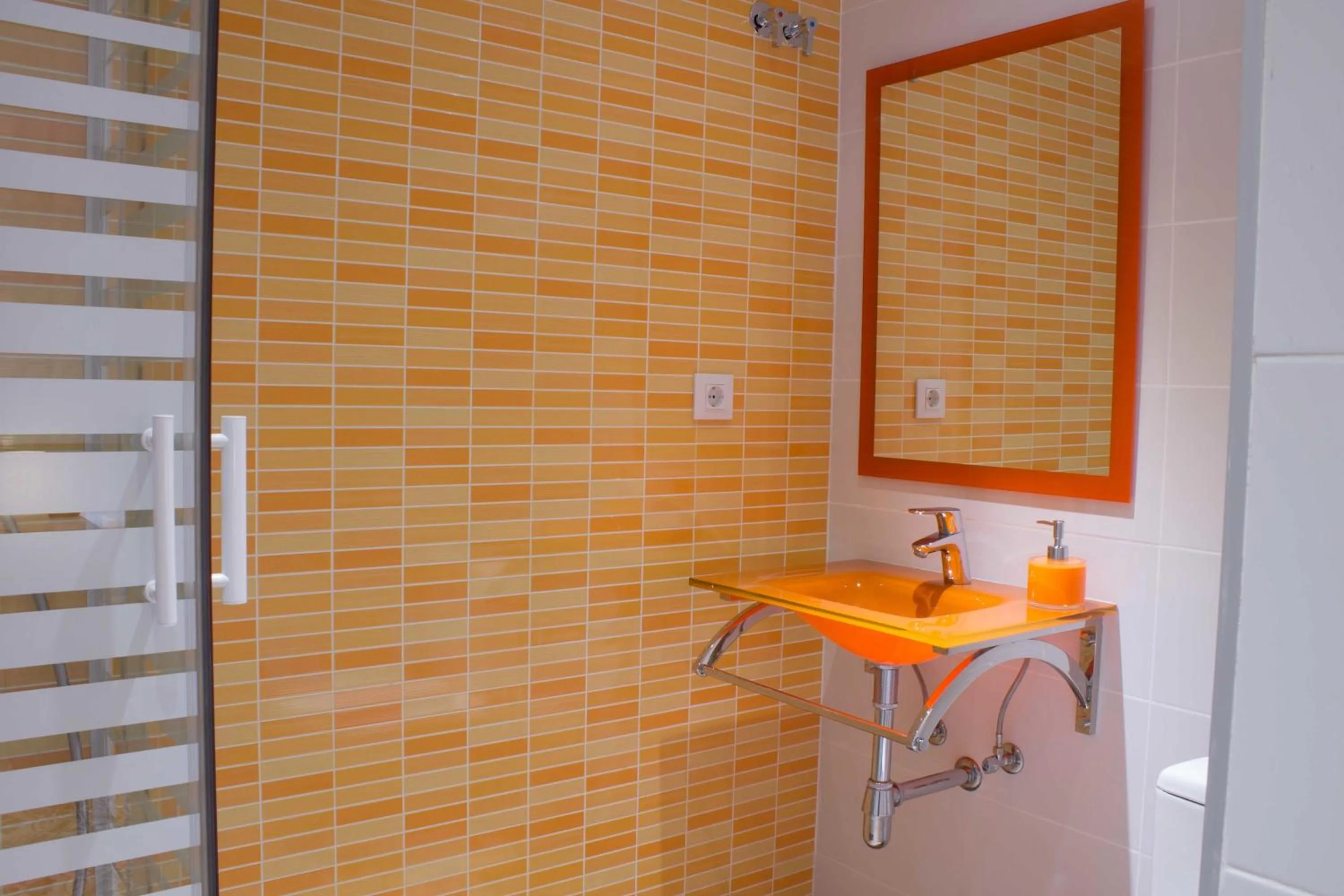 Bathroom in Hostal Nova Barcelona