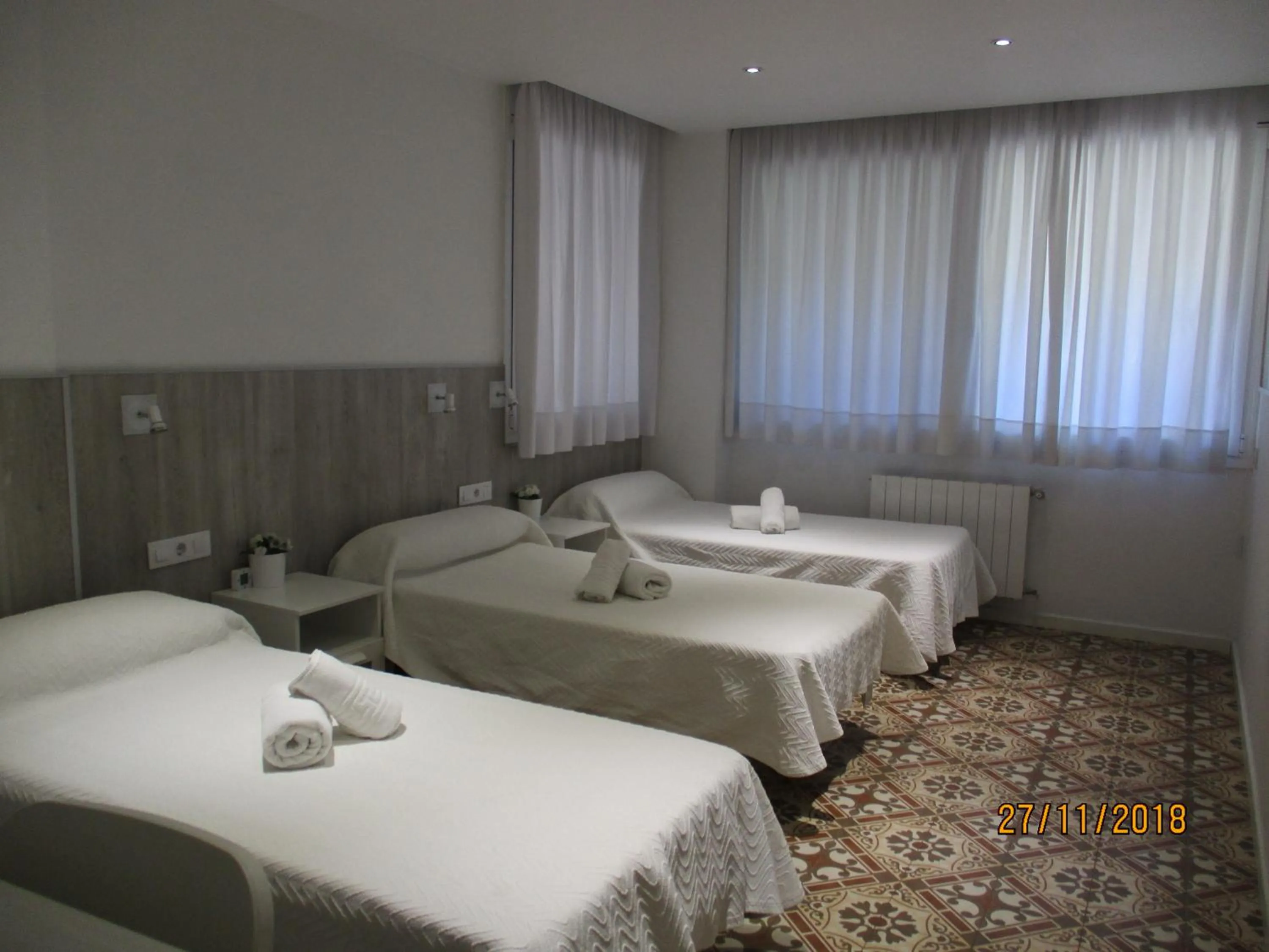 Bedroom, Bed in Hostal Nova Barcelona